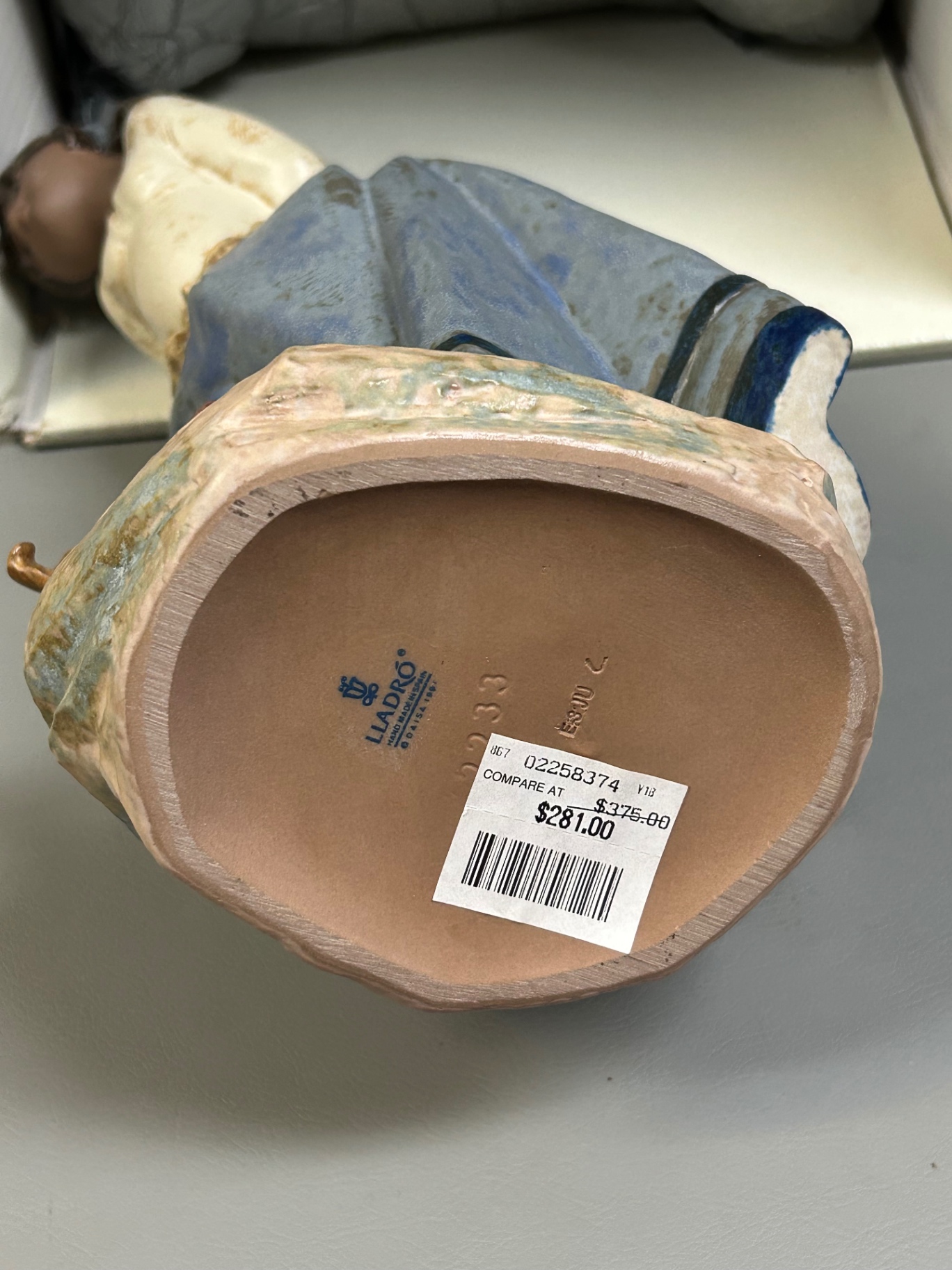 Lladro Figurine "Guess What I Have" Mint in Box - image 3 of 4