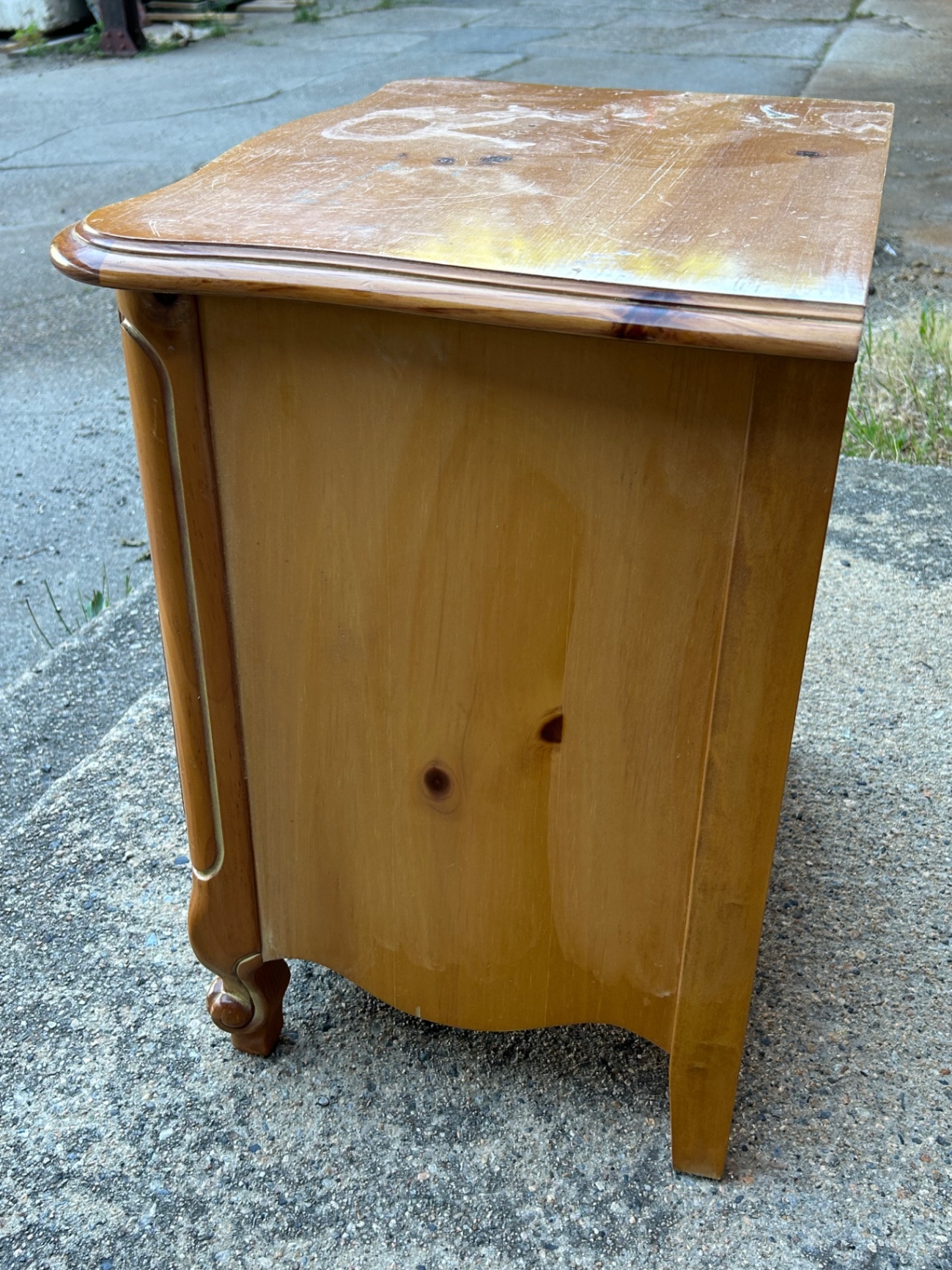 Chardonnay Furniture Nightstand  - image 4 of 5