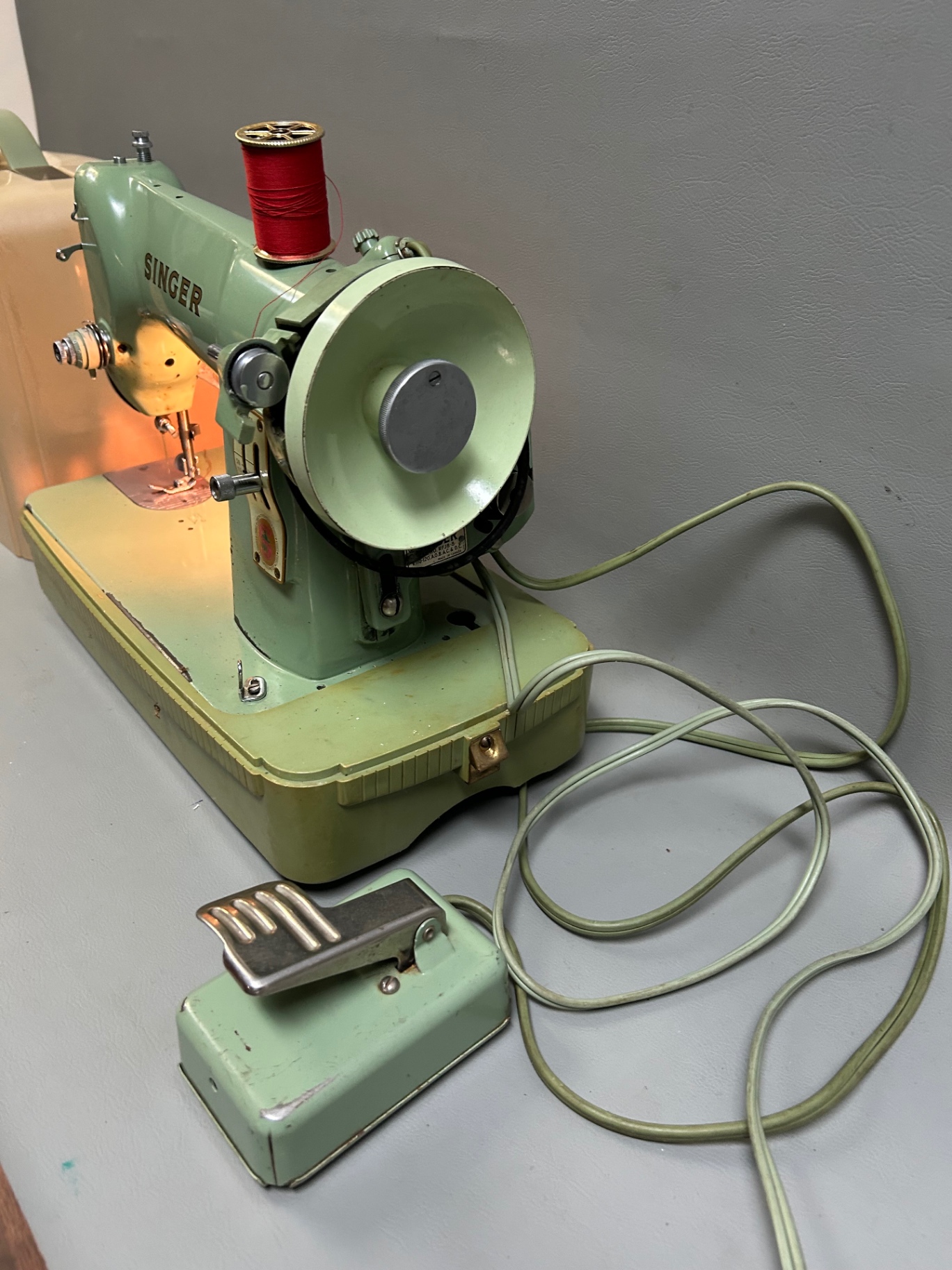 Mid-Century Singer Sewing Machine 1950s-60s  - image 2 of 4