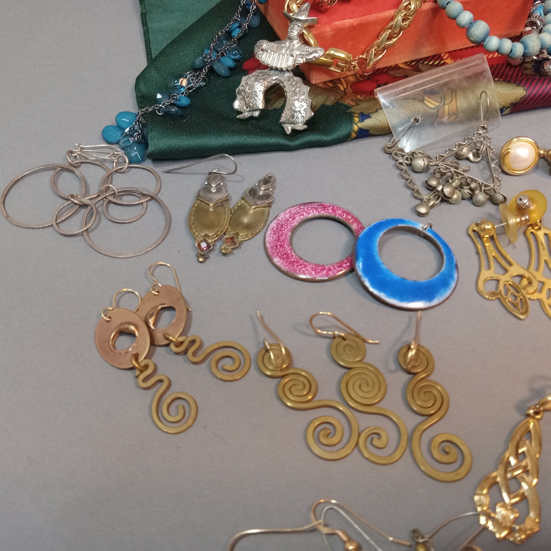 Vintage Costume Jewelry - image 5 of 12