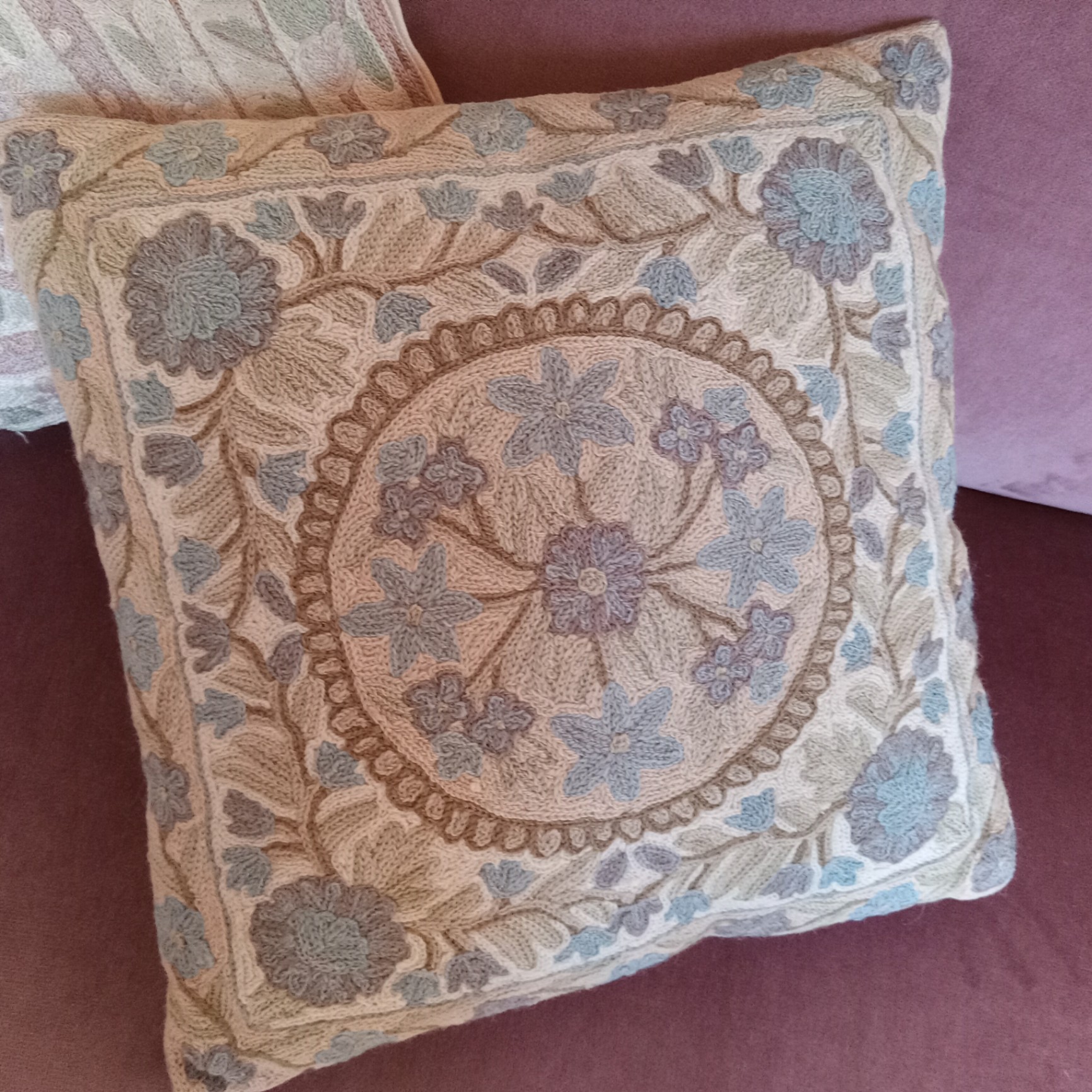 Antique Velvet Mauve Settee - image 11 of 12