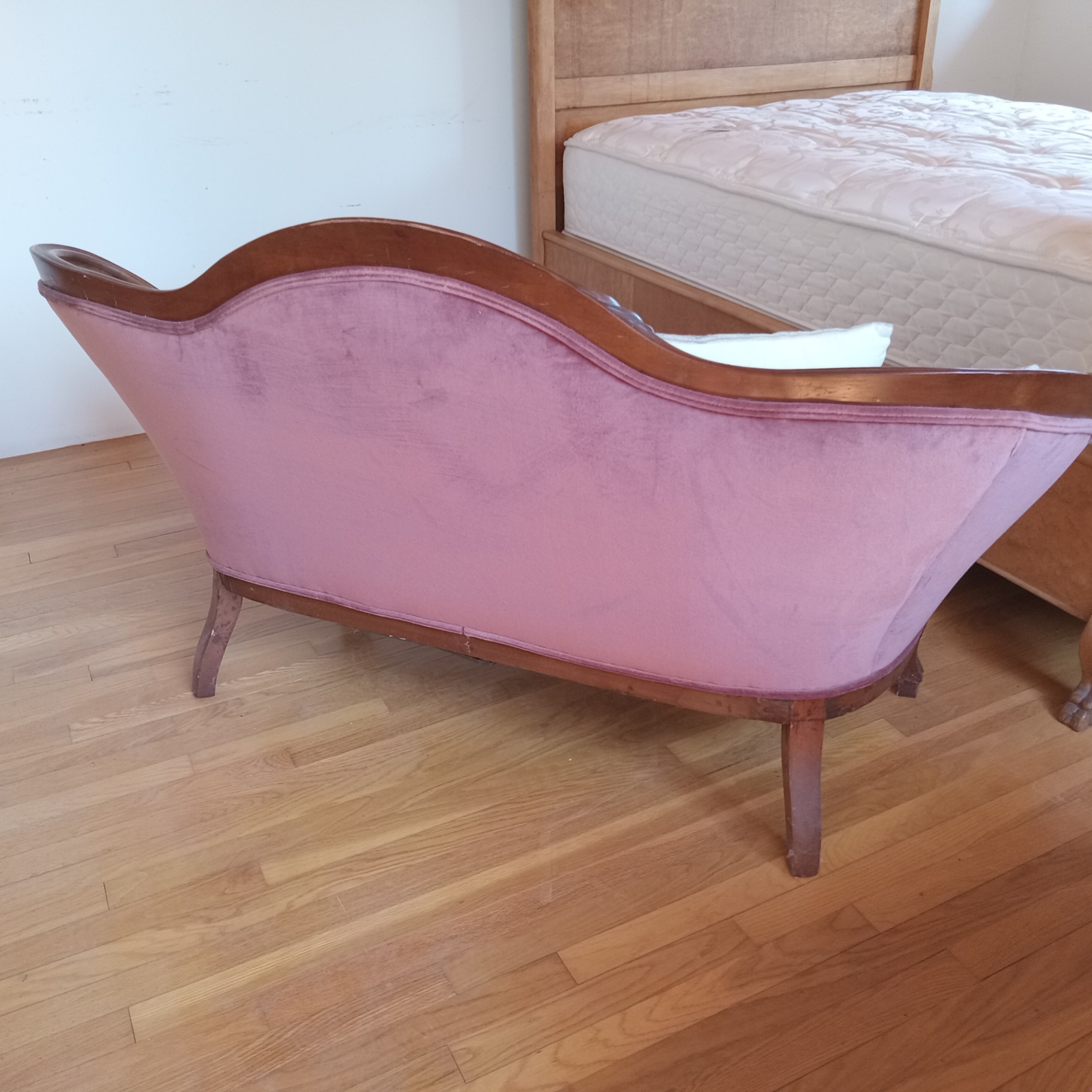Antique Velvet Mauve Settee - image 4 of 12