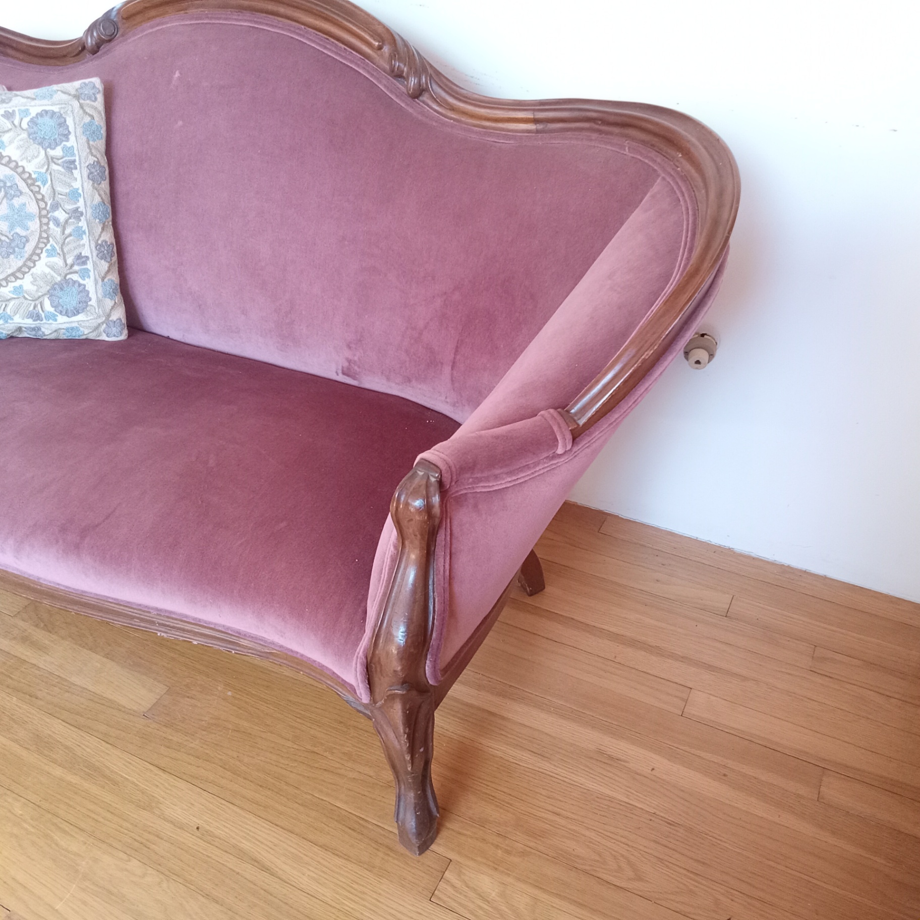 Antique Velvet Mauve Settee - image 2 of 12