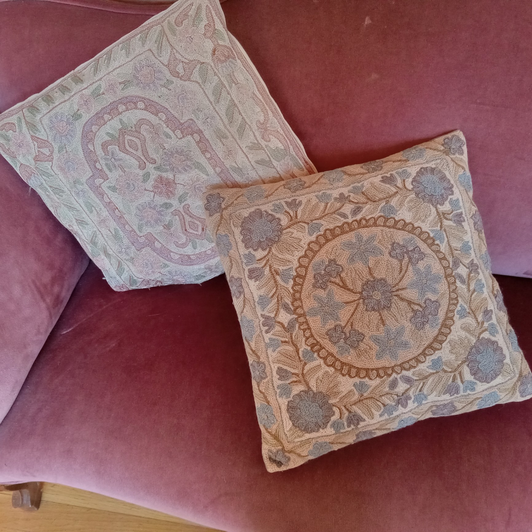 Antique Velvet Mauve Settee - image 9 of 12
