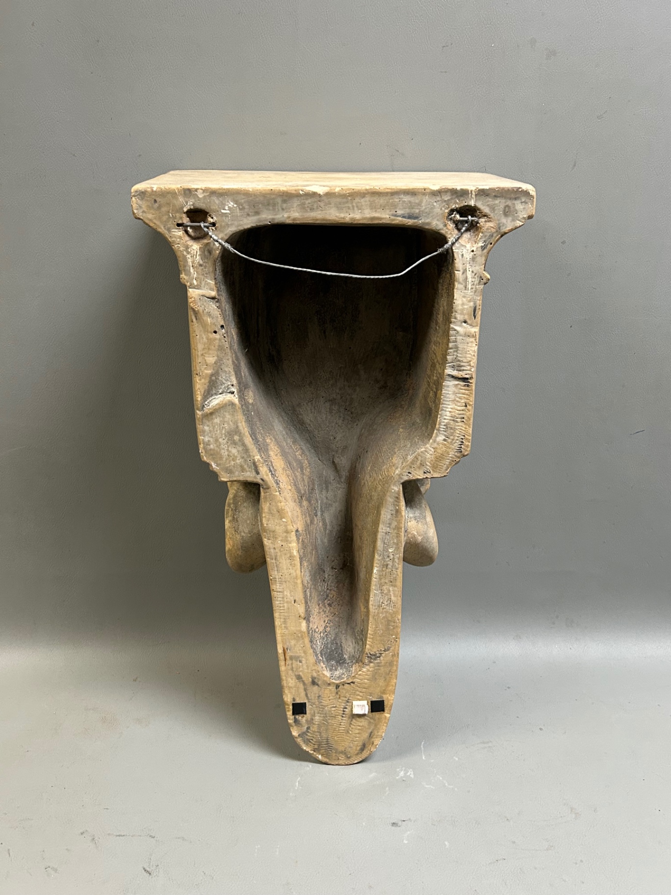 Vintage Neo Classical Chalkware Rams Head Corbel Shelf  - image 5 of 5