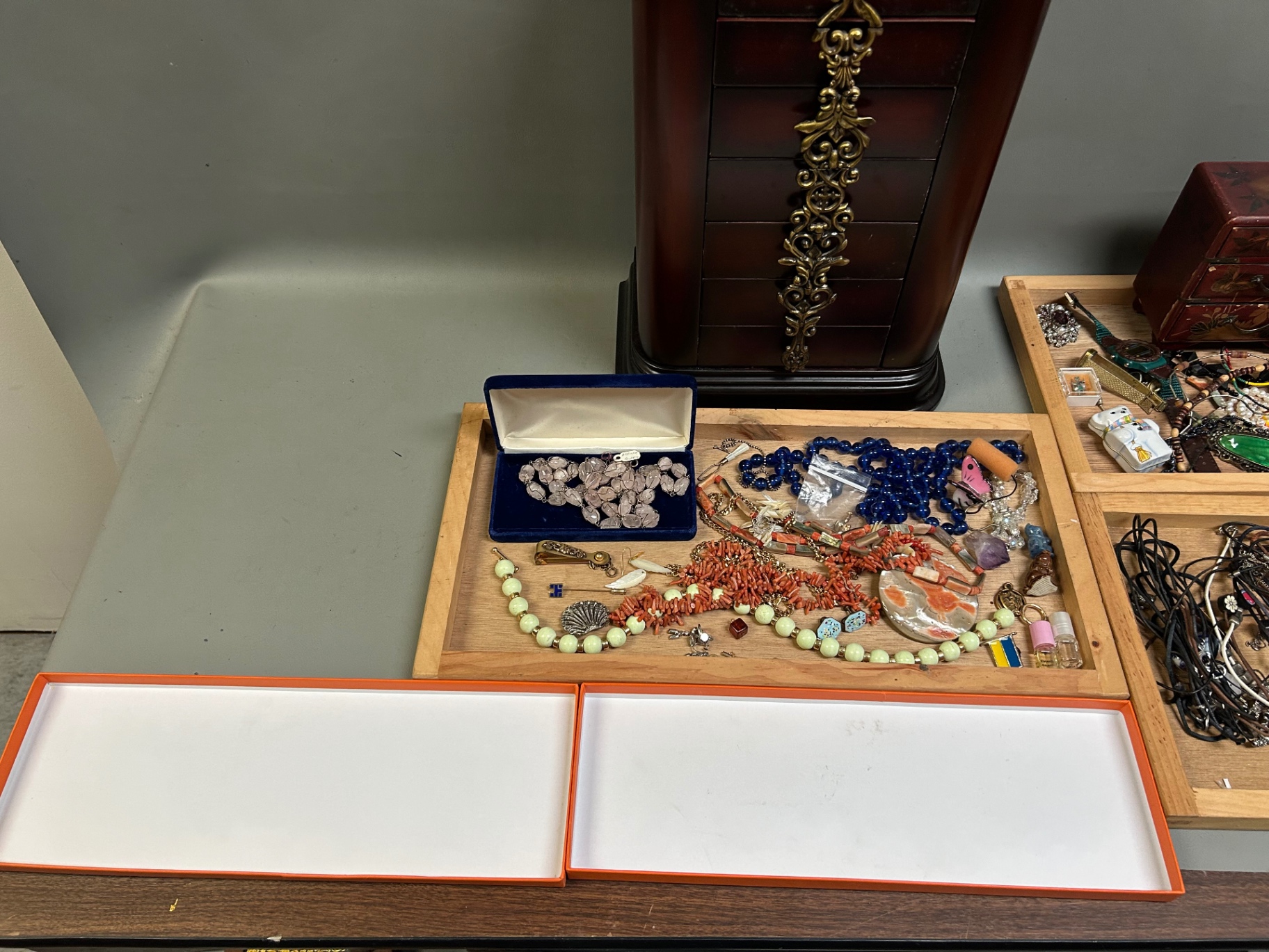 Costume Jewelry  - image 6 of 8