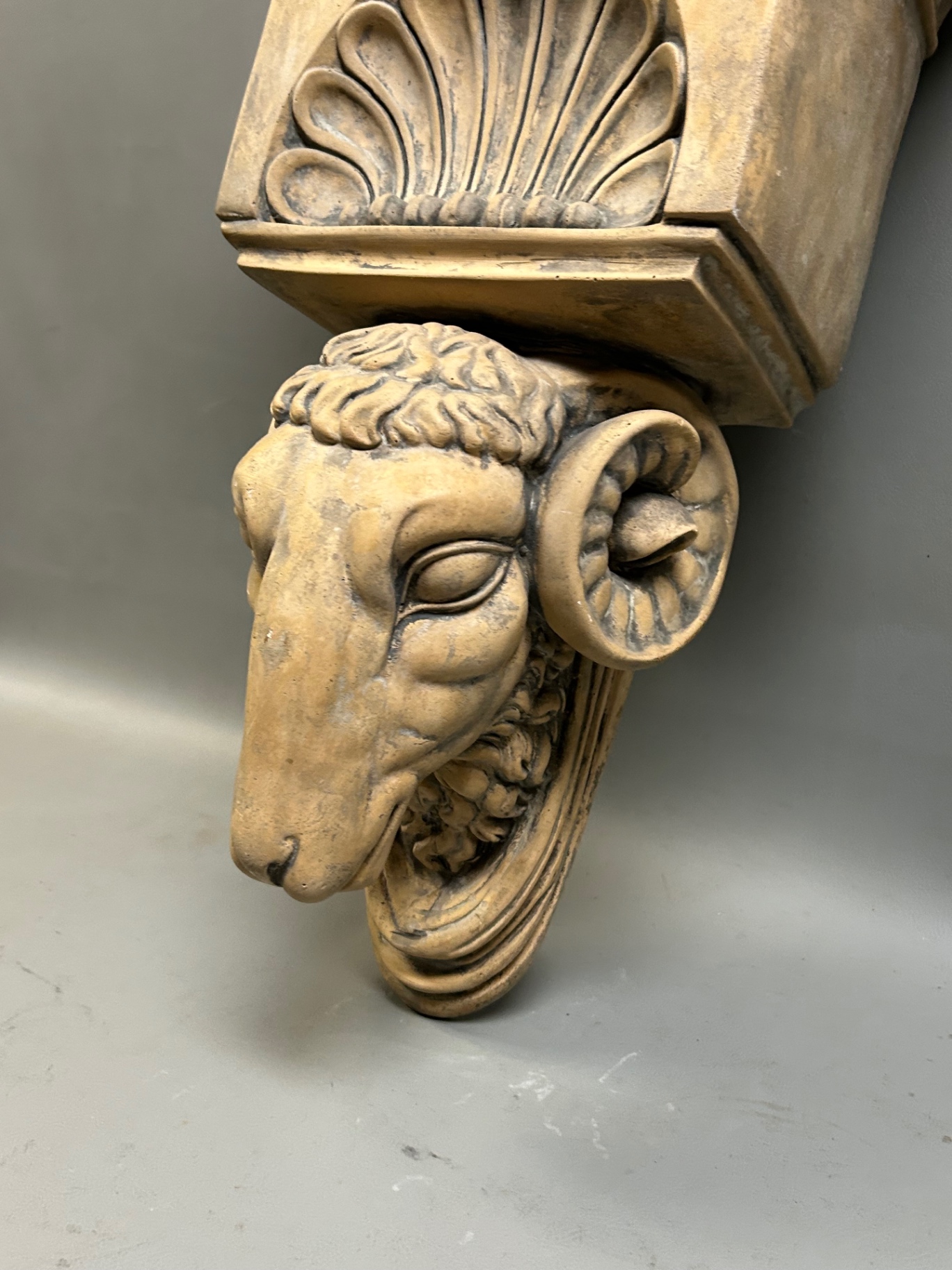 Vintage Neo Classical Chalkware Rams Head Corbel Shelf  - image 3 of 5