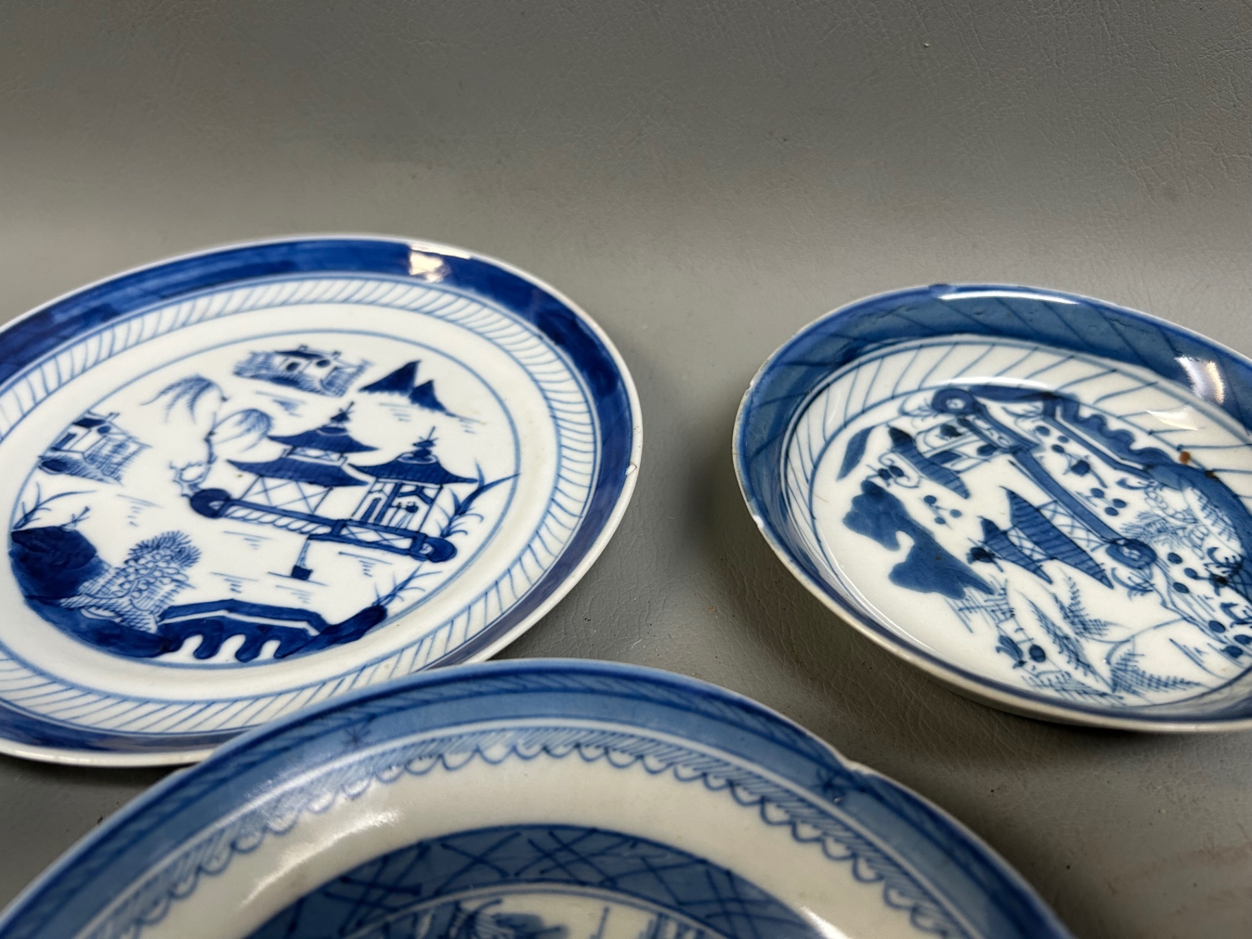 Chinese Export Canton Ware  - image 6 of 8