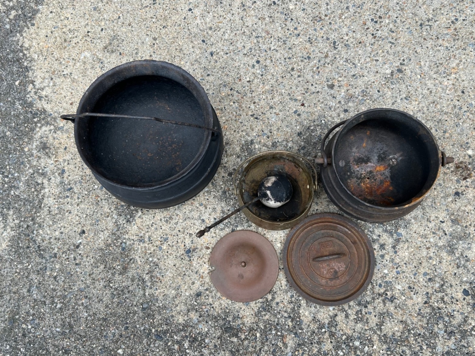 Antique Cast Iron Cauldrons - image 3 of 6