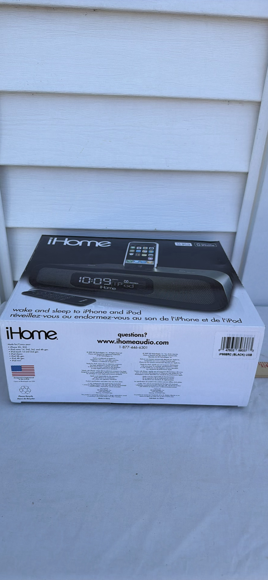iHome iP98 iPhone and iPod Alarm Clock Dock - image 7 of 14