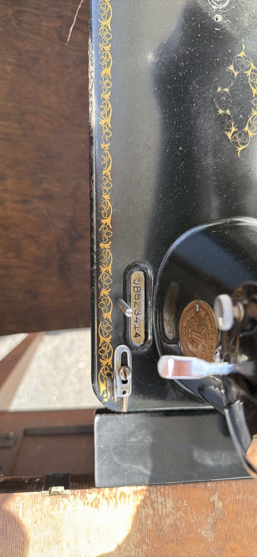 Vintage 1936 Singer 15-91 Sewing Machine Wooden Cabinet - image 20 of 37