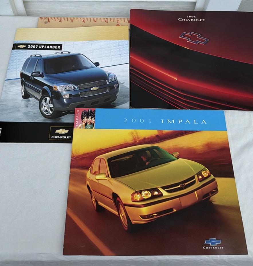 Chevrolet Vehicle Brochures Collection - image 1 of 4