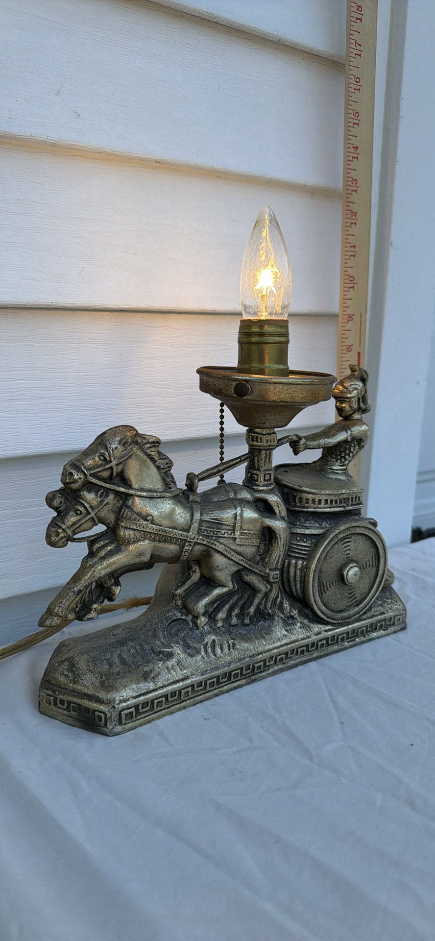 Vintage Art Deco Horse-Drawn Gladiator And Chariot Table Lamp - image 4 of 10