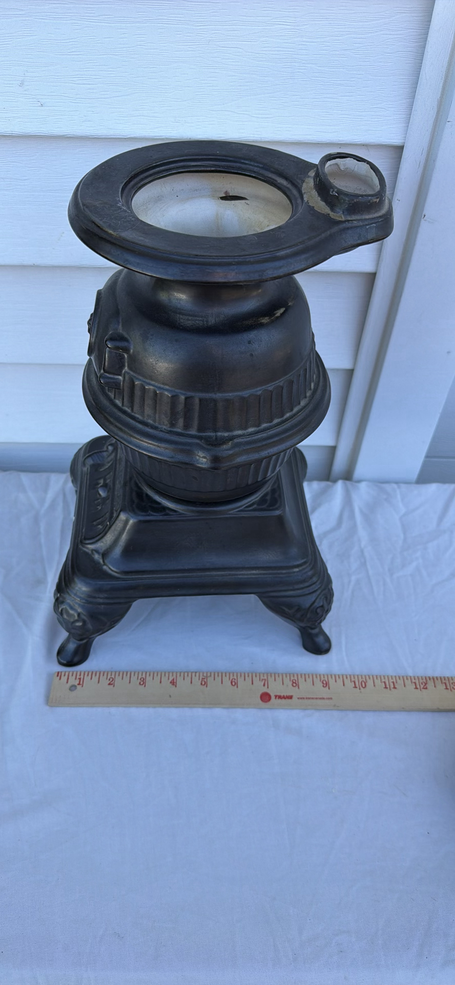Vintage Arnel’s Pottery Comfort Potbelly Stove with Four Cast Iron Skillets - image 7 of 12