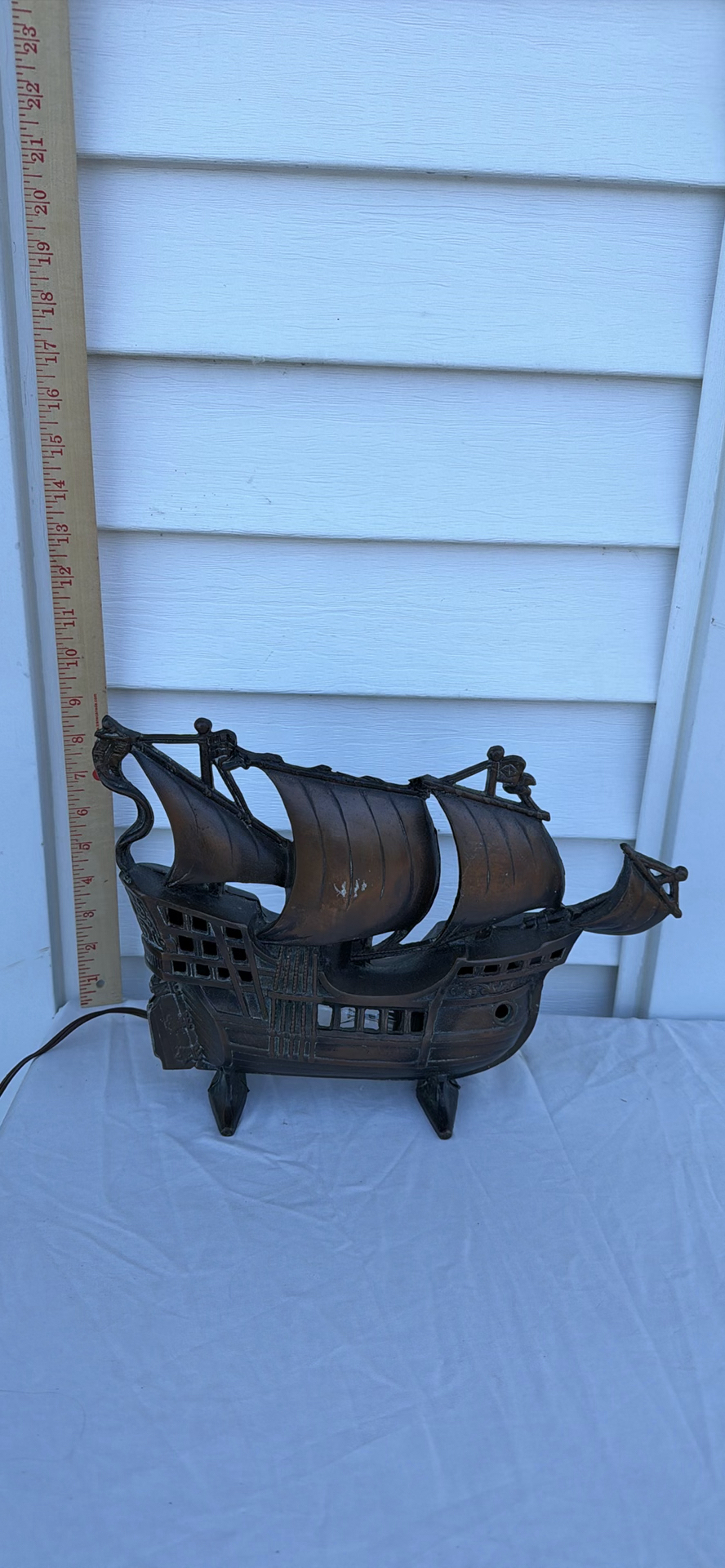 Vintage Cast Metal Ship Electric Lamp - image 4 of 9