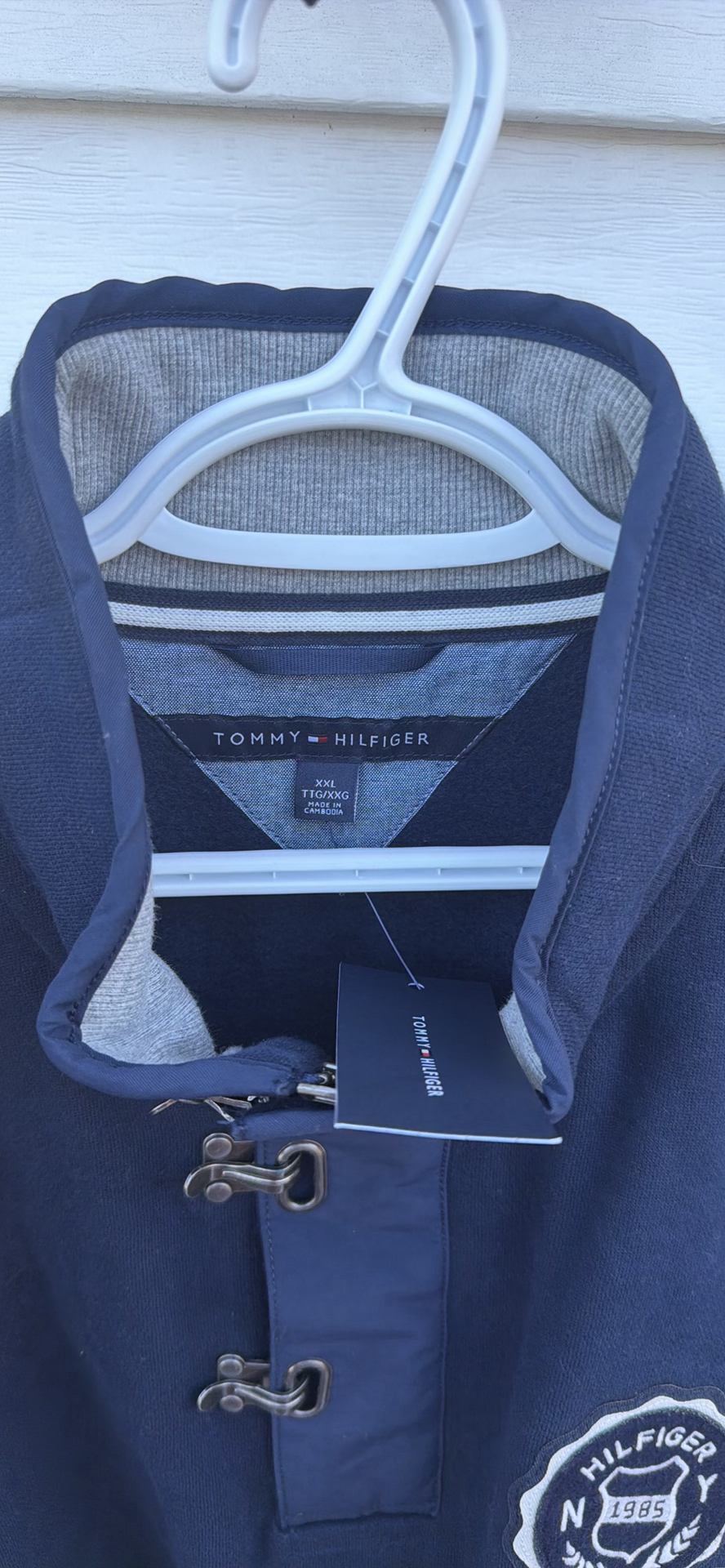 NWT Tommy Hilfiger Navy Pullover Sweatshirt XXL with Toggle Closures - image 6 of 8