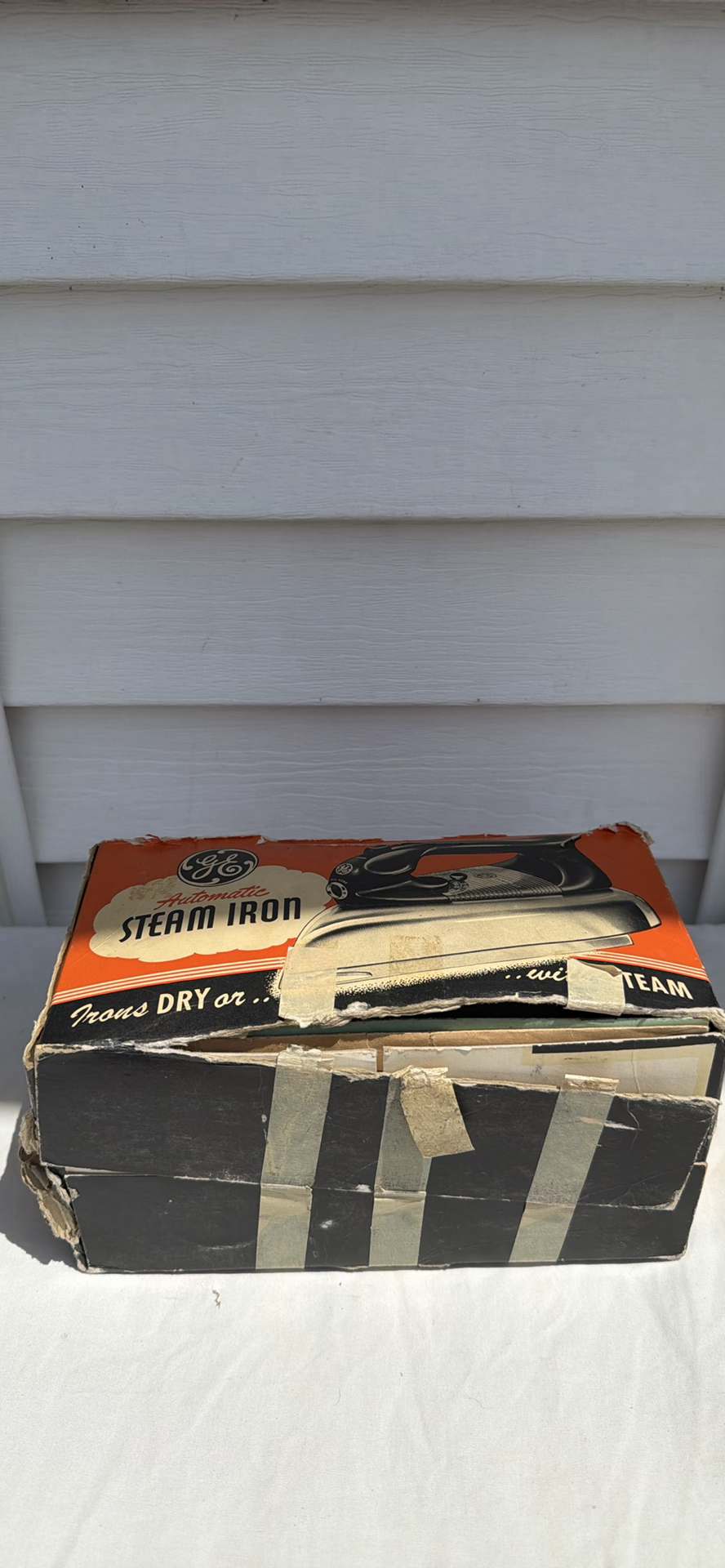 Vintage General Electric Automatic Steam Iron Model F90 Box - image 8 of 20