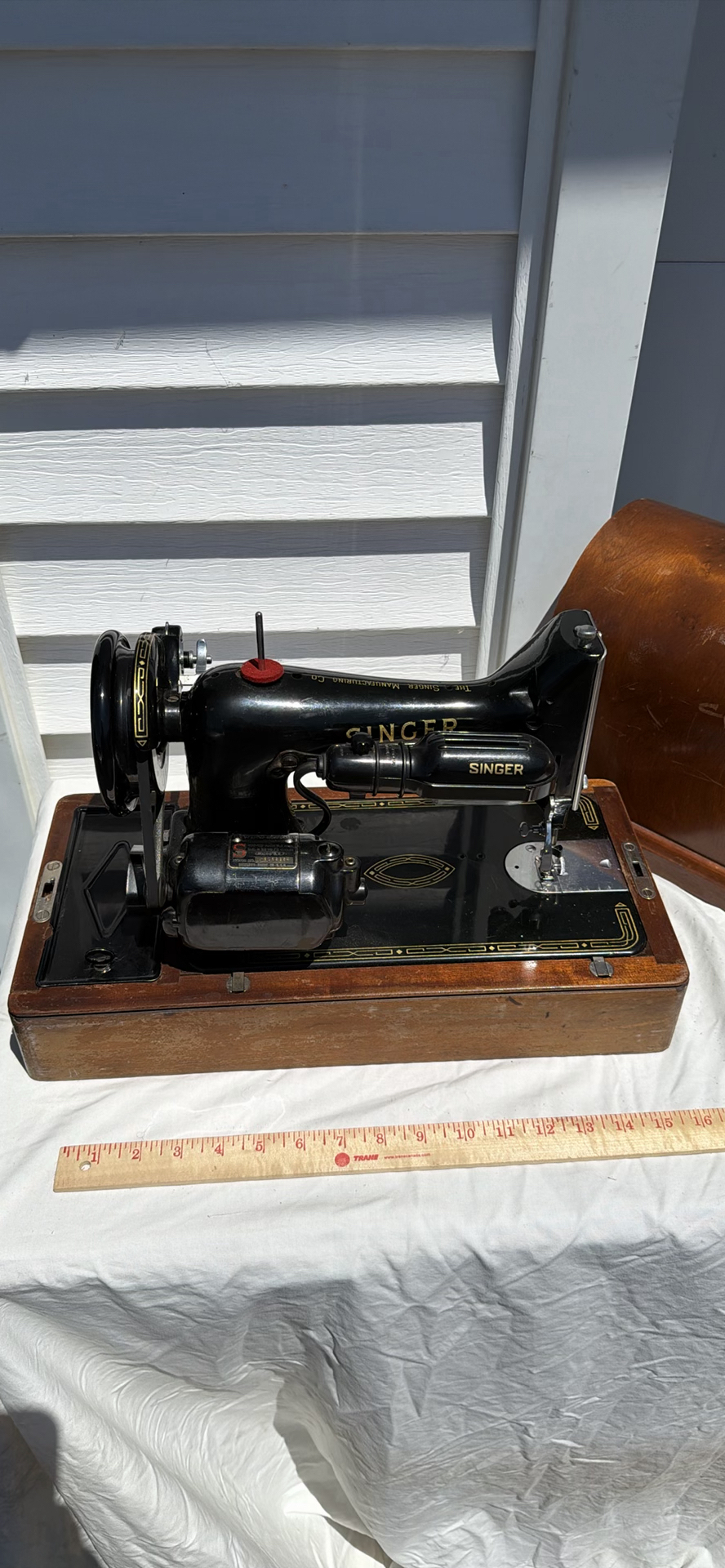Mid-Century Singer Sewing Machine with Bentwood Case - image 2 of 19