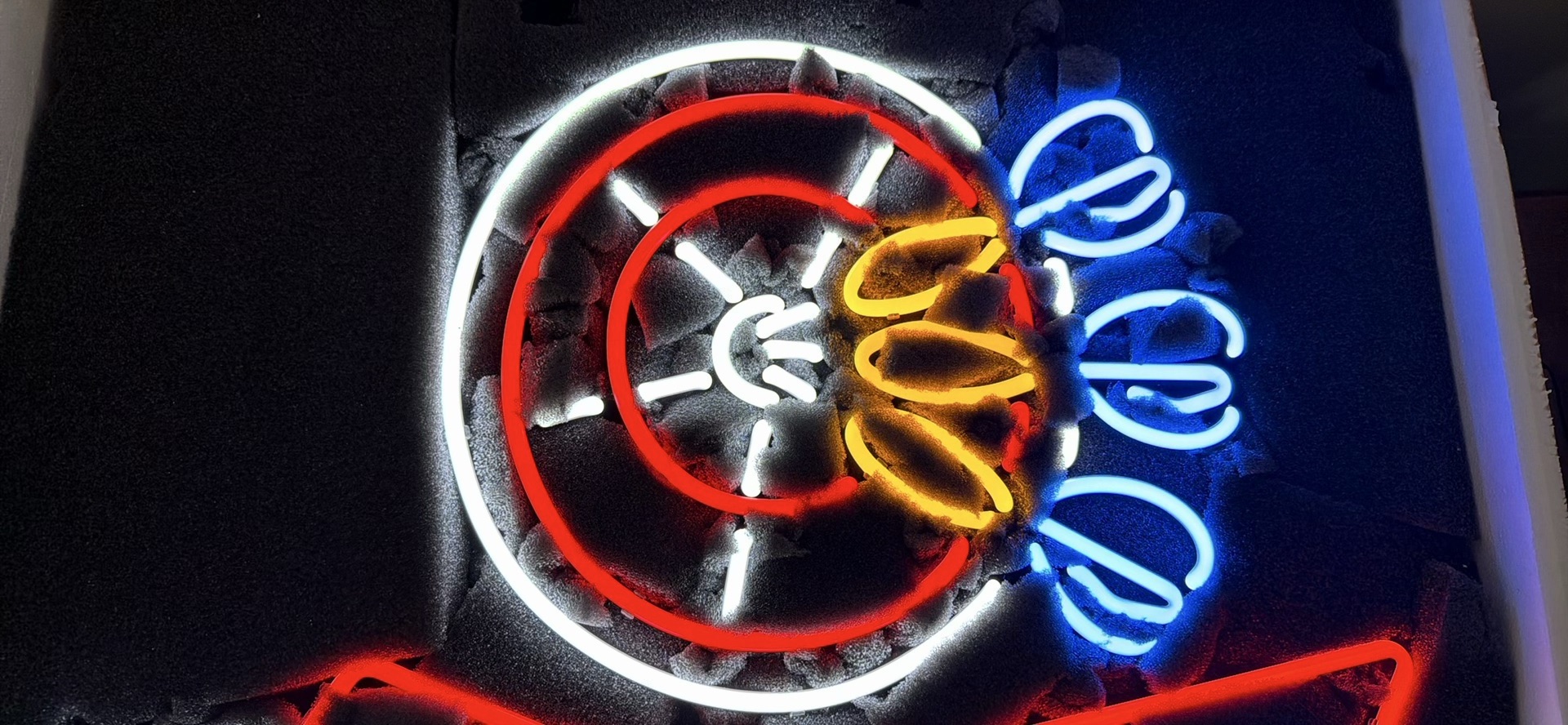 Retro Budweiser Dart Board Light Up Neon Sign - image 4 of 13