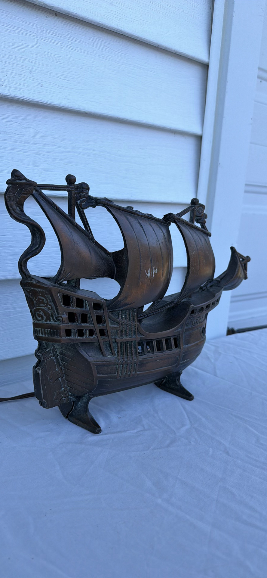 Vintage Cast Metal Ship Electric Lamp - image 5 of 9