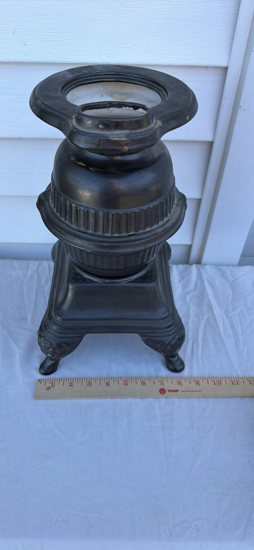 Vintage Arnel’s Pottery Comfort Potbelly Stove with Four Cast Iron Skillets - image 8 of 12