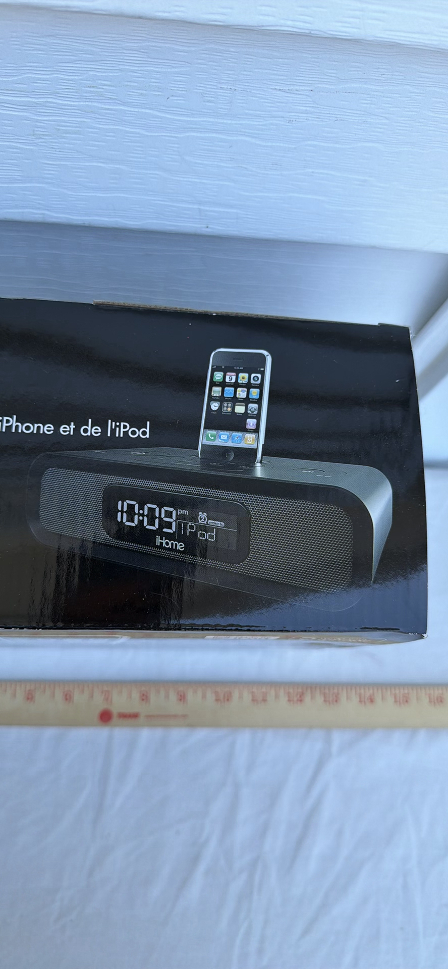 iHome iP98 iPhone and iPod Alarm Clock Dock - image 3 of 14