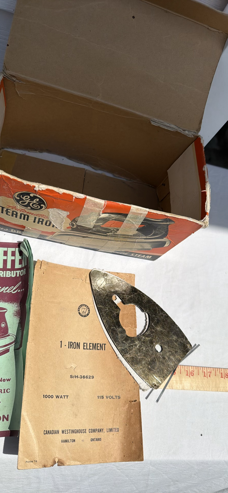 Vintage General Electric Automatic Steam Iron Model F90 Box - image 12 of 20