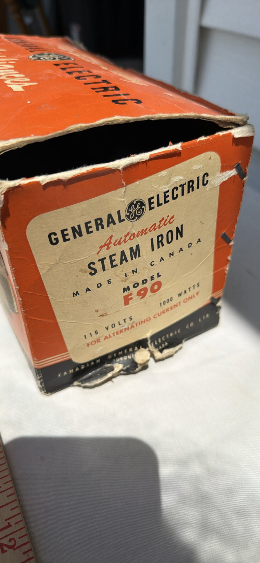 Vintage General Electric Automatic Steam Iron Model F90 Box - image 6 of 20