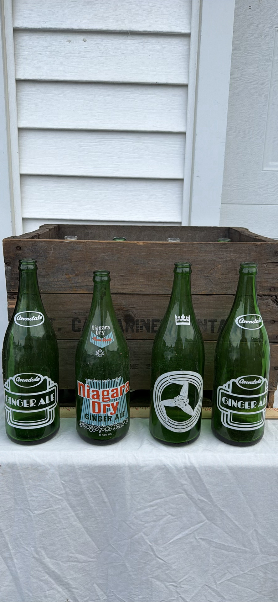 Vintage Wooden Soda Bottle Crate with Glass Soda Bottles MORAN St. Catharines - image 5 of 20