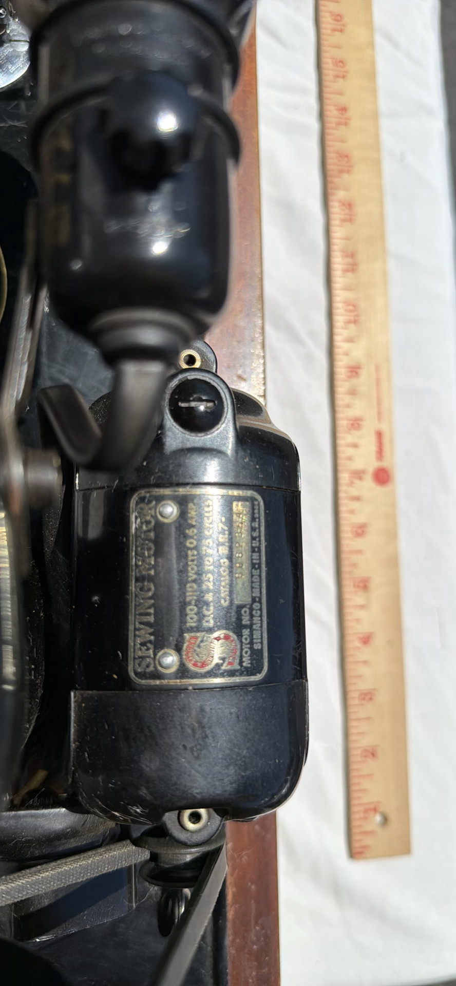 Mid-Century Singer Sewing Machine with Bentwood Case - image 18 of 19
