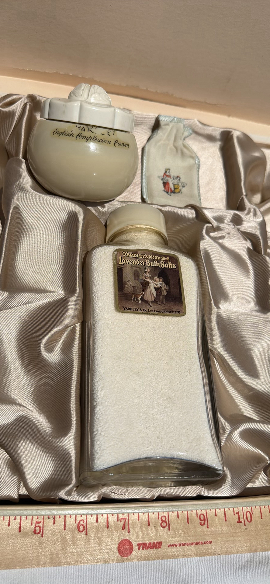 Yardley of London Lavender Toiletry Gift Set and Hoods Hair Color Concentrate Display - image 7 of 8