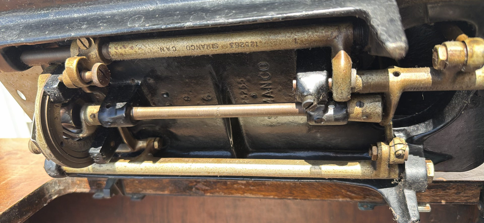 Vintage 1936 Singer 15-91 Sewing Machine Wooden Cabinet - image 36 of 37