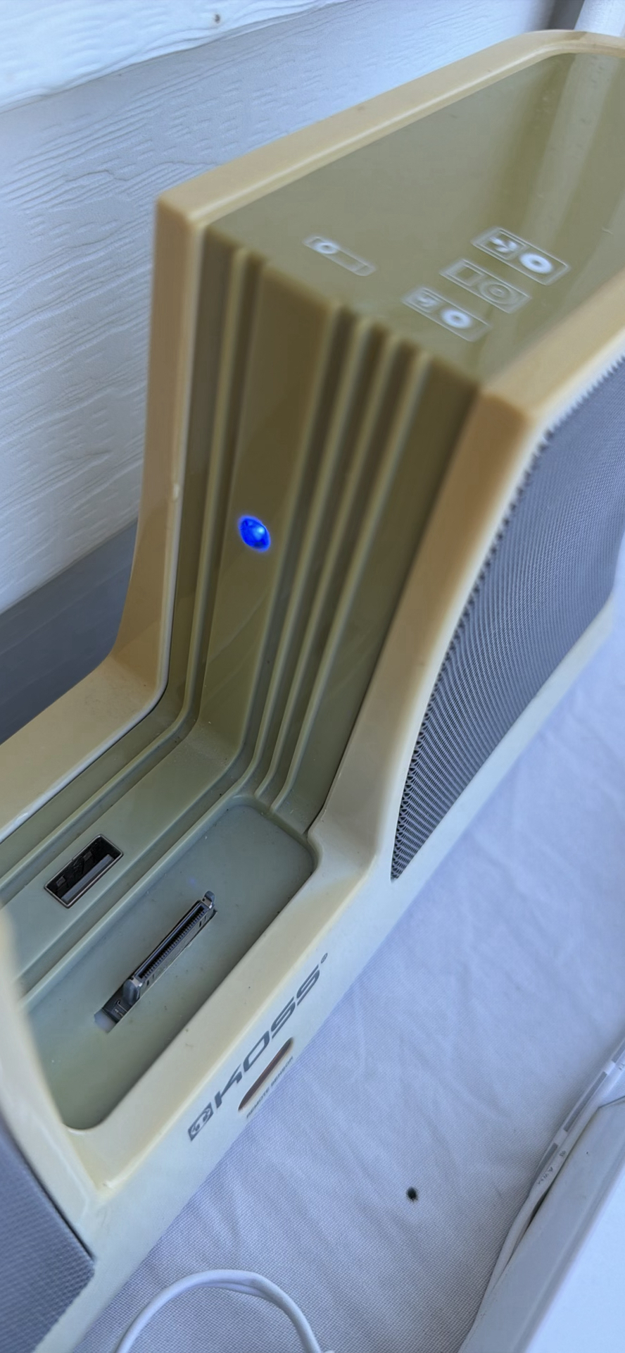 Koss iPod Dock Speaker System and Altec Lansing inMotion Speaker Dock - image 5 of 12