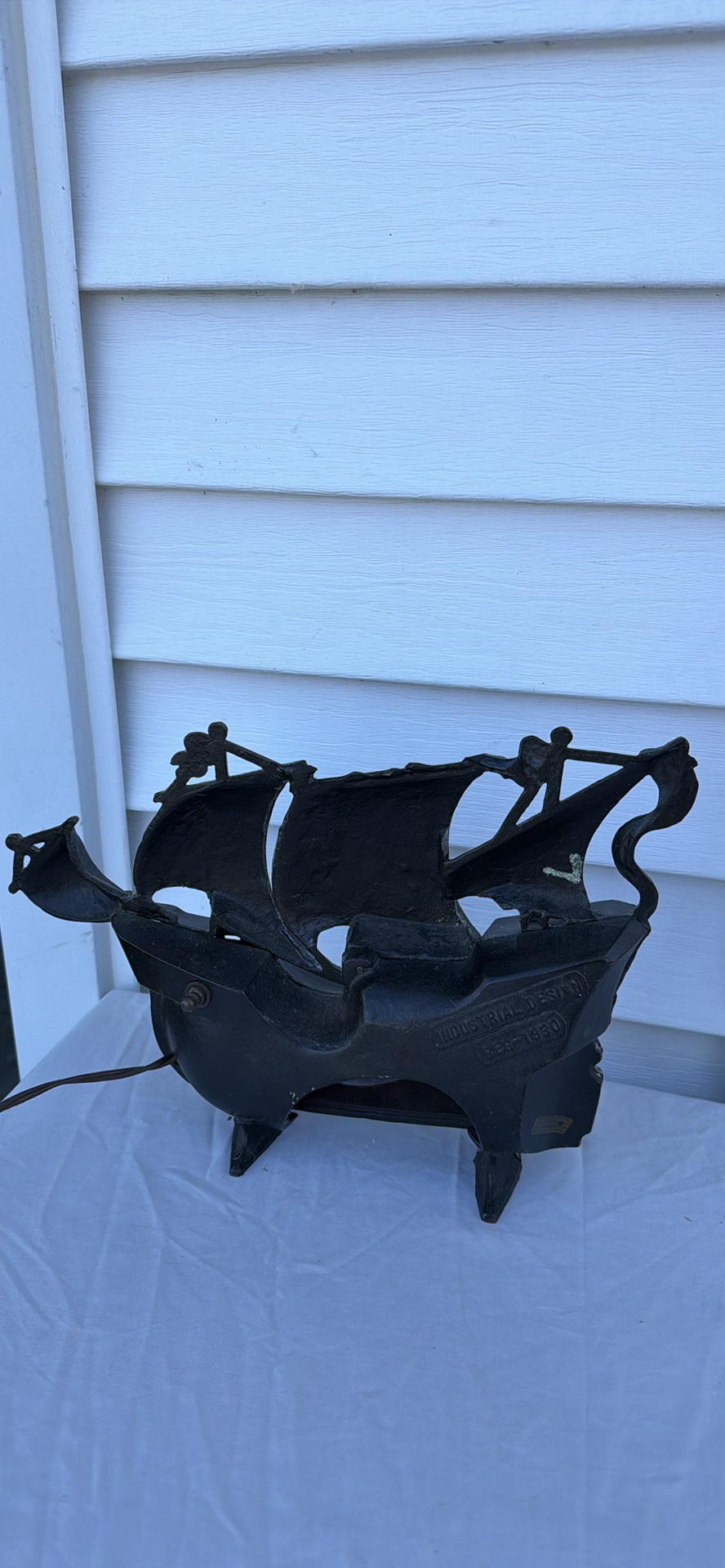 Vintage Cast Metal Ship Electric Lamp - image 8 of 9