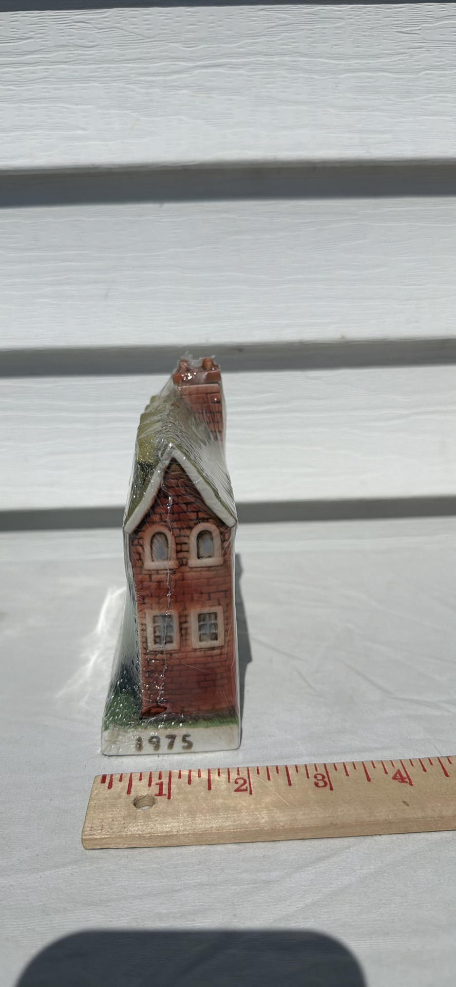 Tun Tavern U.S. Marine Corps Miniature Building 1975 Figurine with Box - image 2 of 11