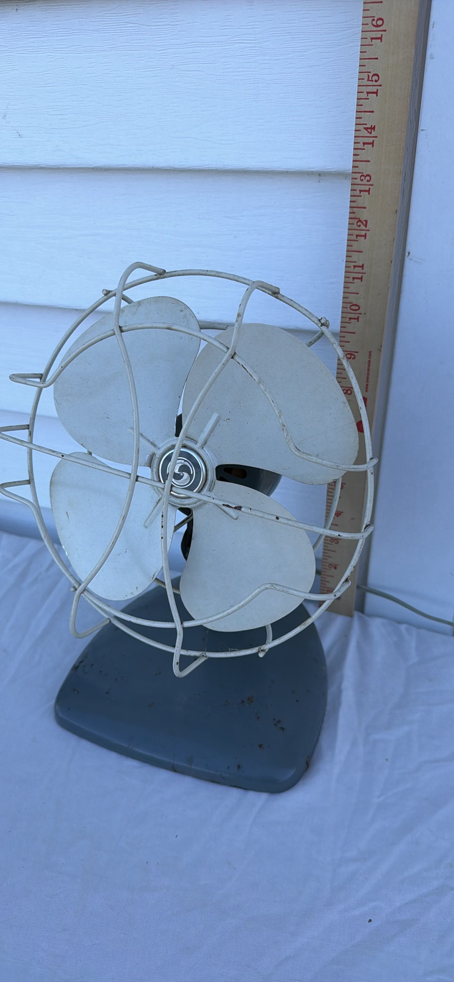 Metal Desk Fan - image 5 of 9