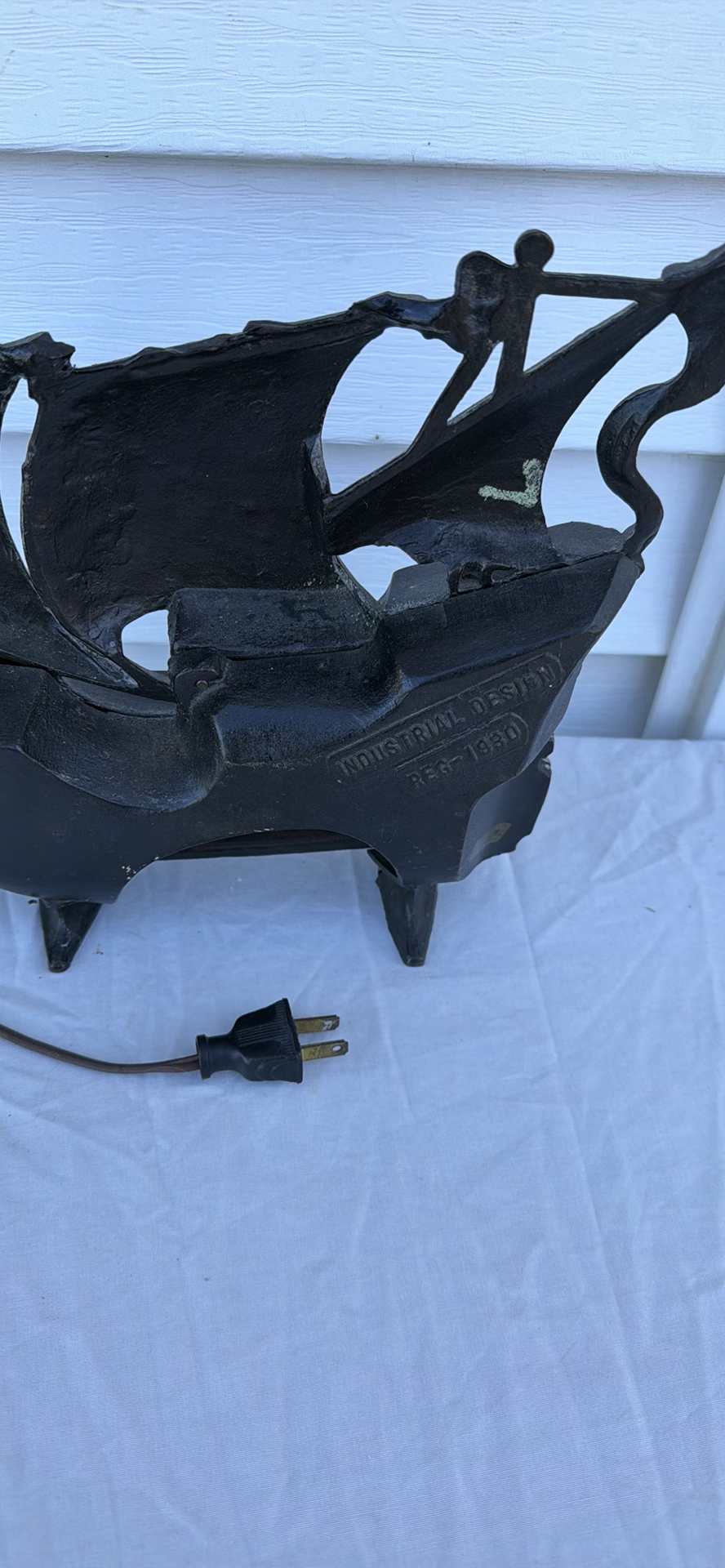 Vintage Cast Metal Ship Electric Lamp - image 9 of 9