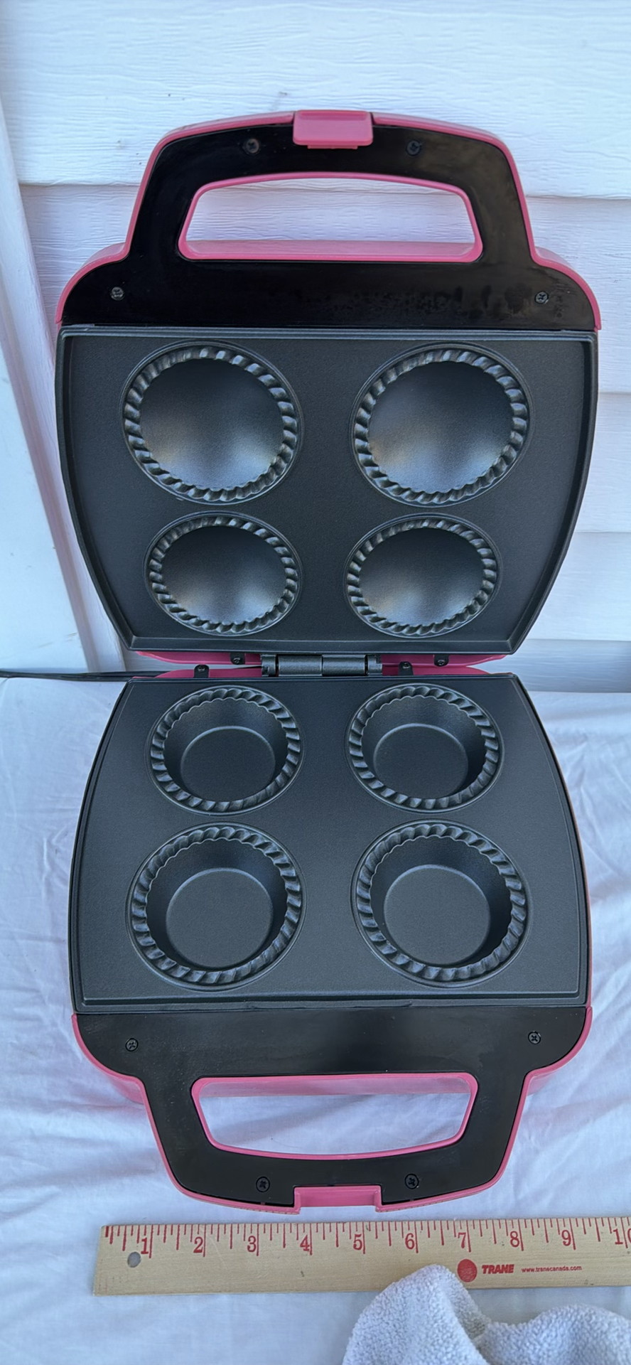 Babycakes Four-Well Electric Press Appliance - image 2 of 5