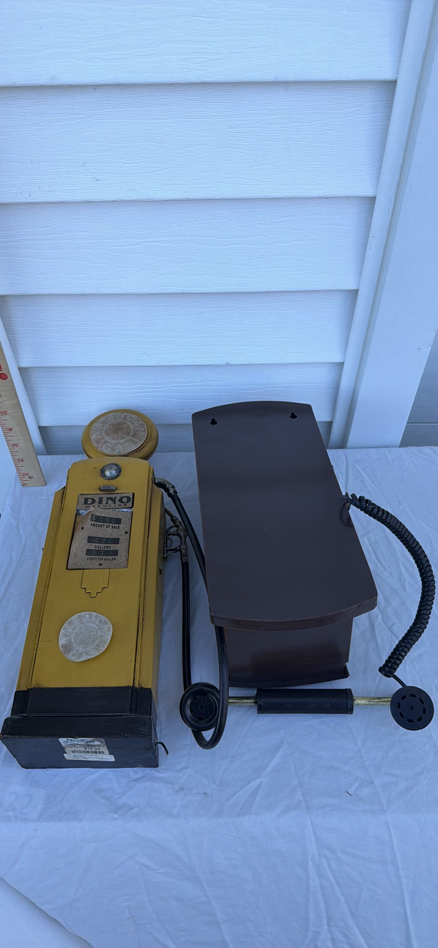 Dino Gasoline Model Pump and Rotary Wall Telephone - image 7 of 7