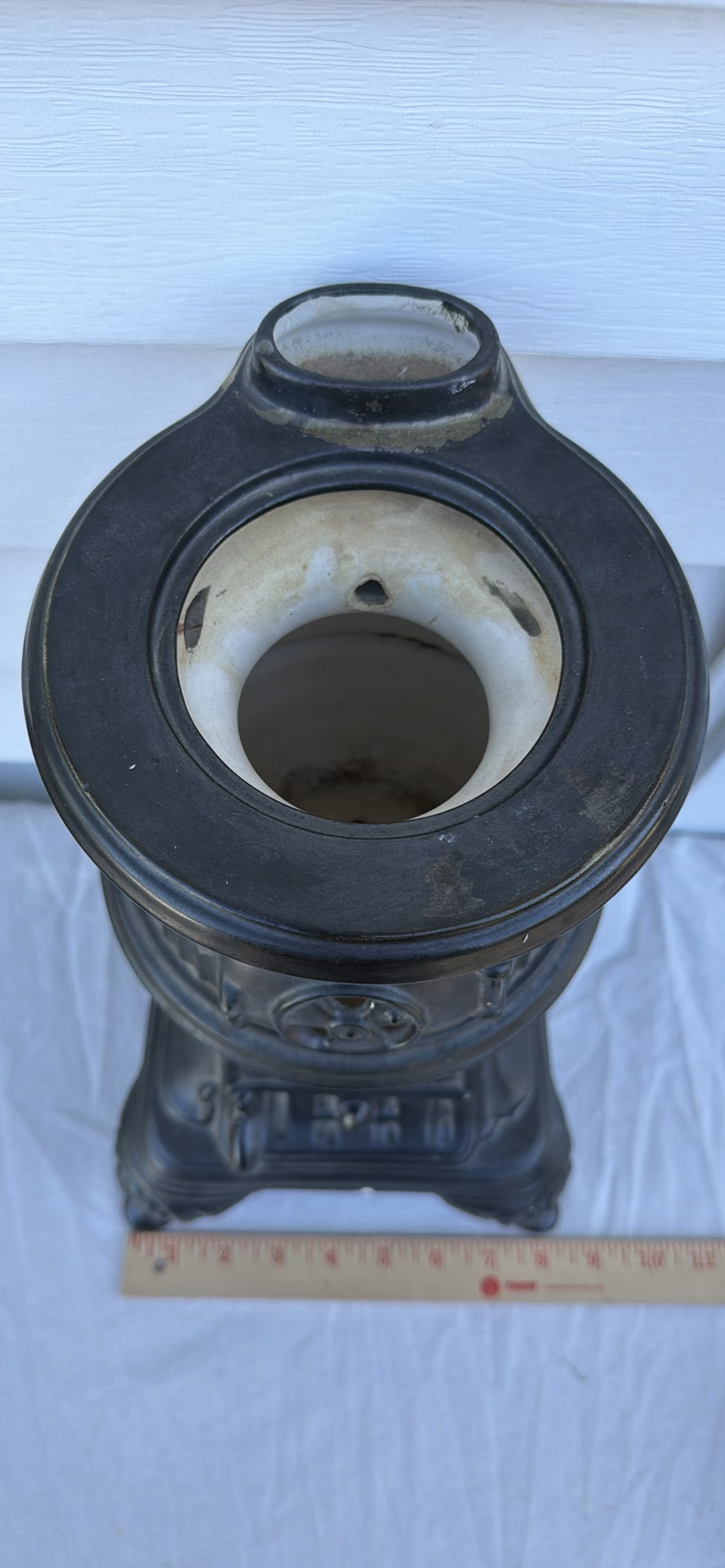 Vintage Arnel’s Pottery Comfort Potbelly Stove with Four Cast Iron Skillets - image 5 of 12
