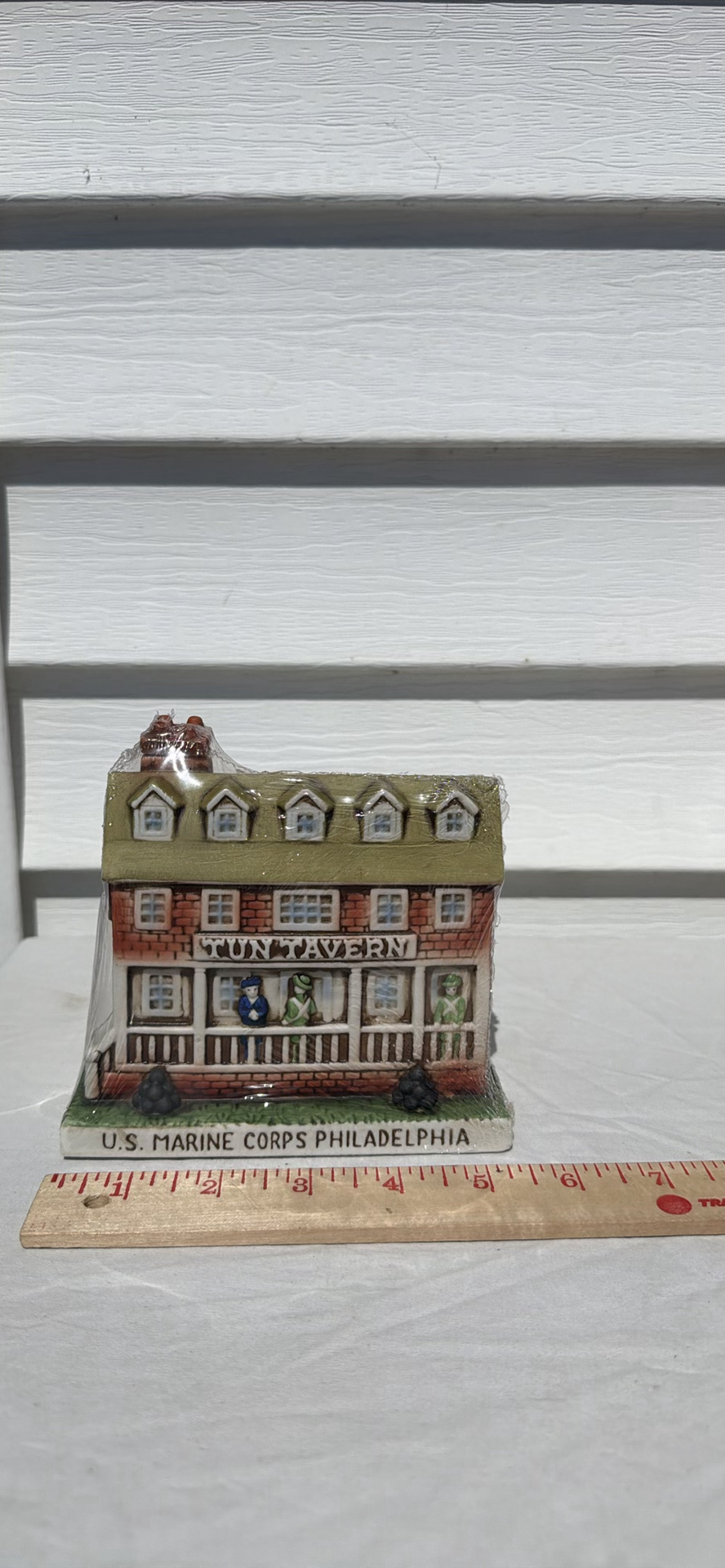 Tun Tavern U.S. Marine Corps Miniature Building 1975 Figurine with Box - image 1 of 11
