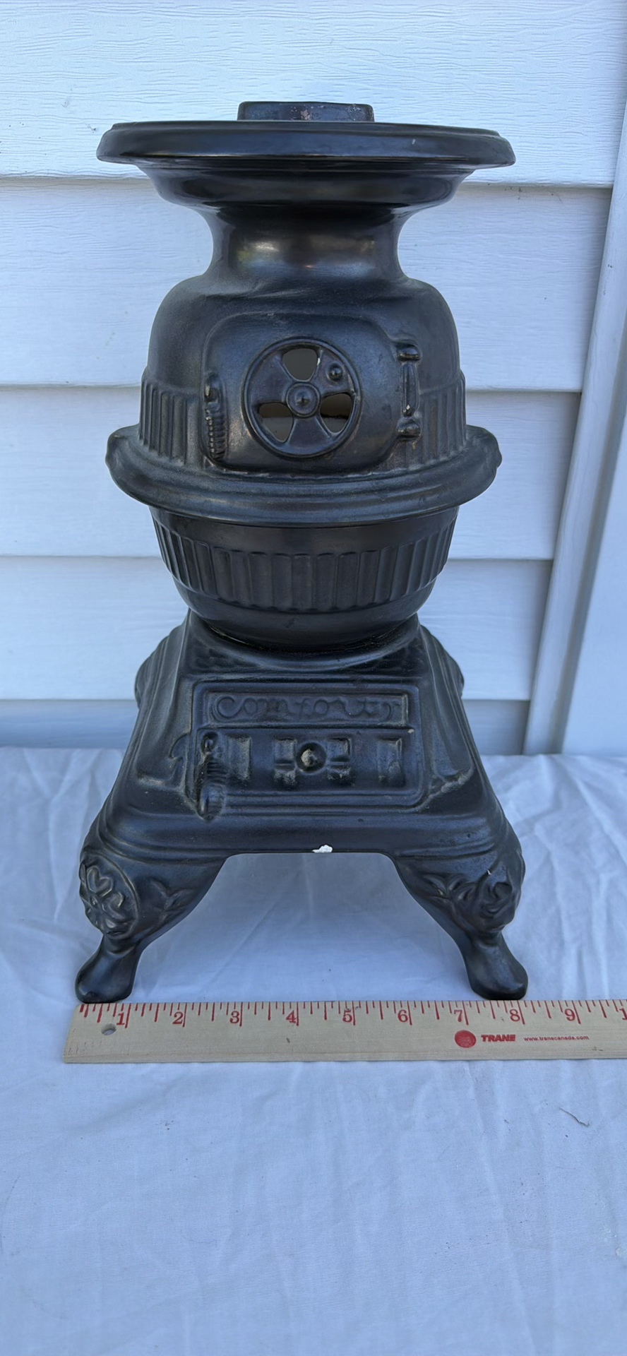 Vintage Arnel’s Pottery Comfort Potbelly Stove with Four Cast Iron Skillets - image 3 of 12