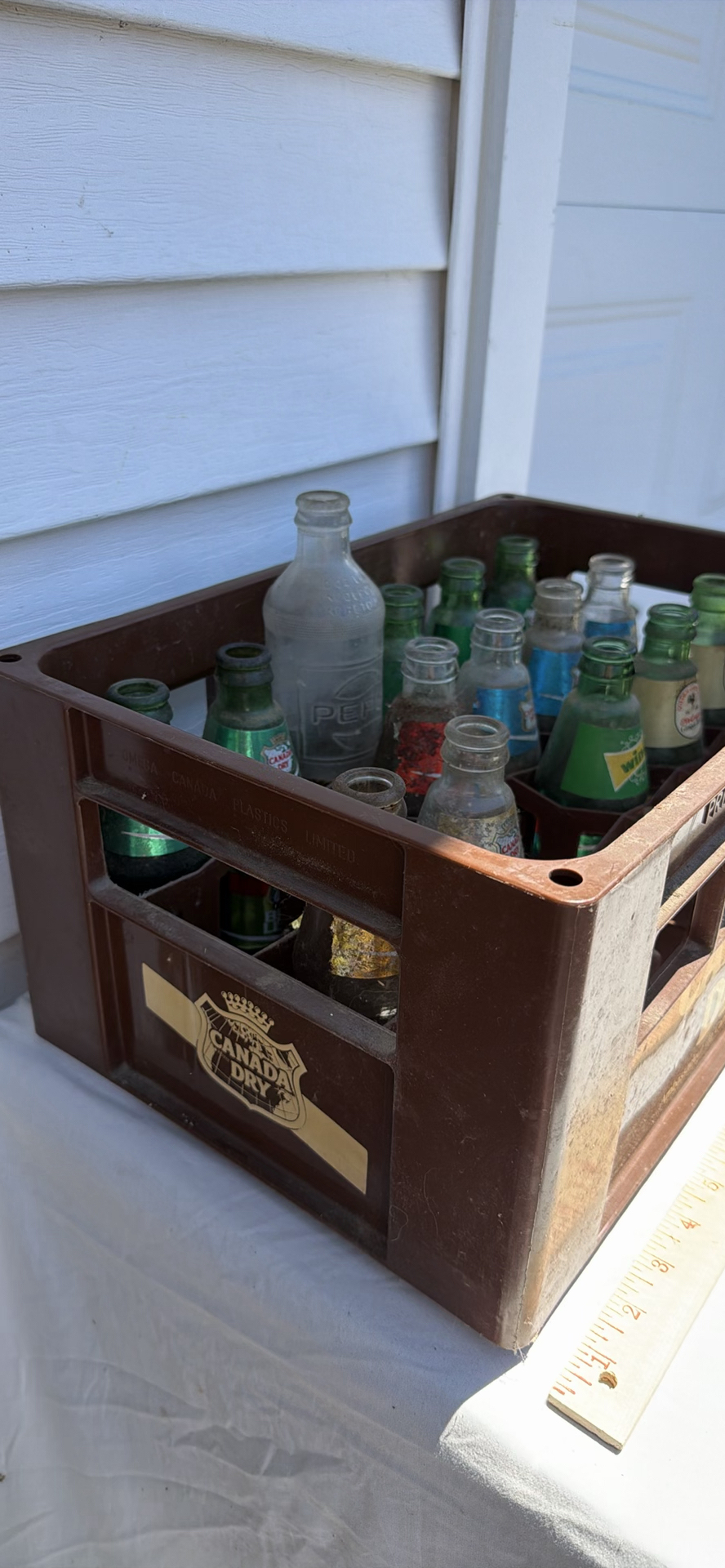 Vintage Canada Dry Beverage Crate with OLD Glass Soda Bottles - image 2 of 22