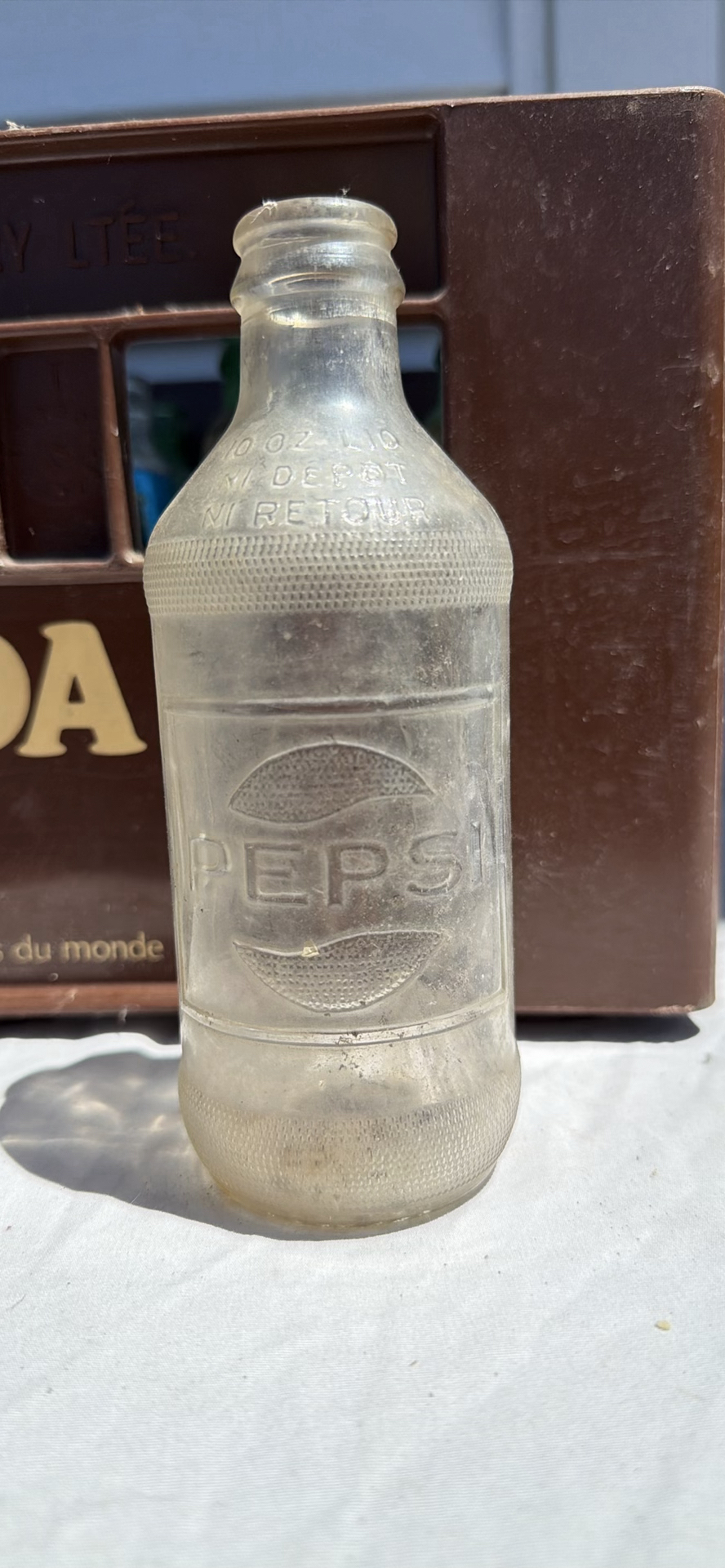 Vintage Canada Dry Beverage Crate with OLD Glass Soda Bottles - image 18 of 22