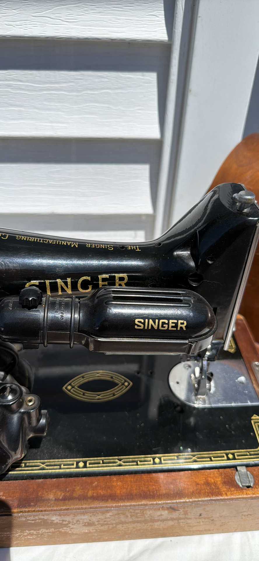 Mid-Century Singer Sewing Machine with Bentwood Case - image 15 of 19