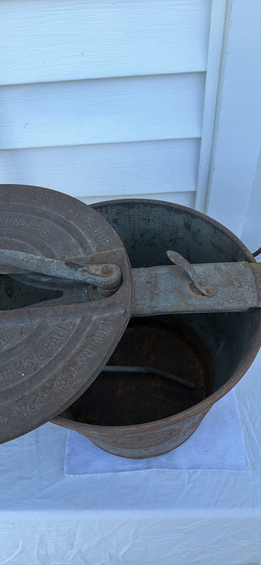 Antique No. 8 Universal Bread Maker Hand-Crank Mixing Bucket - image 7 of 13