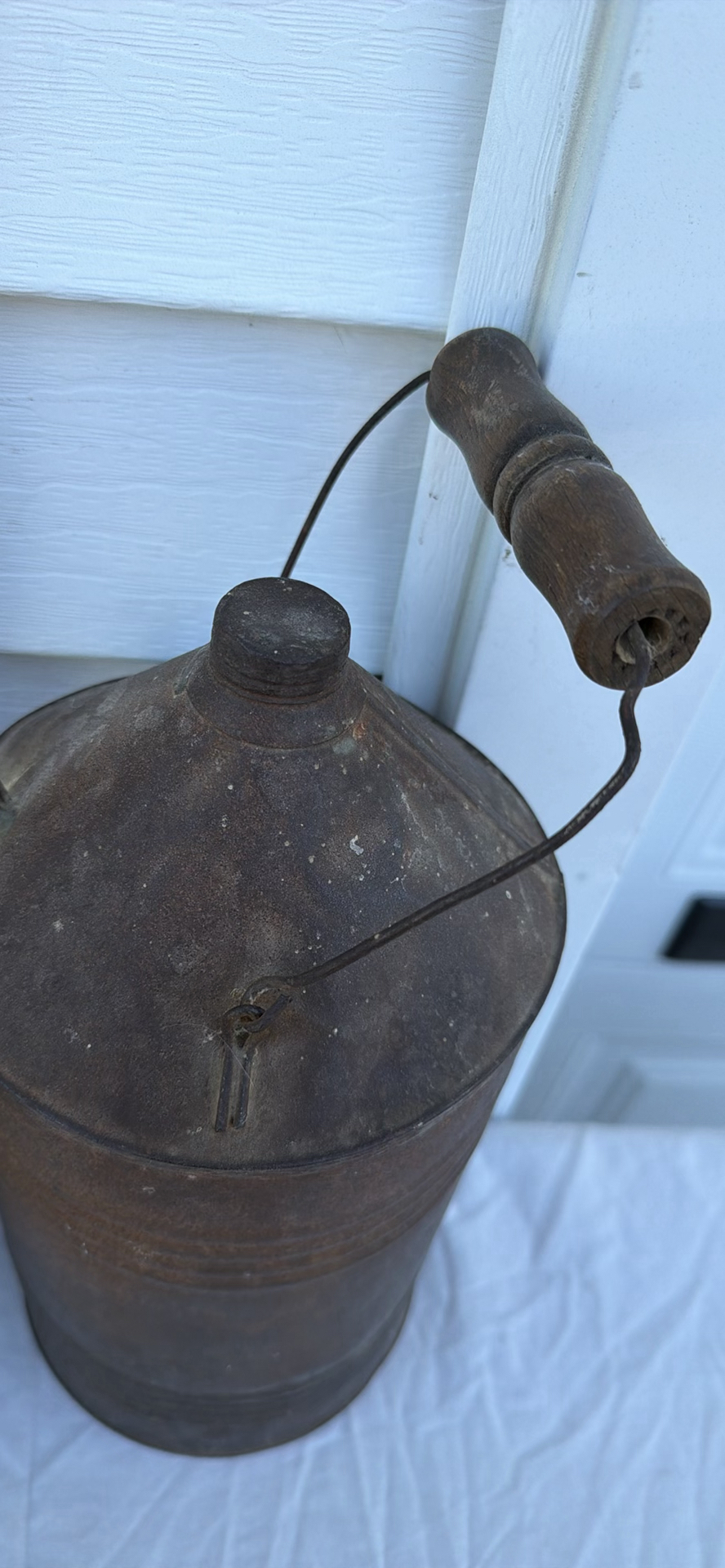 Two Vintage Metal Oil Cans - image 4 of 7