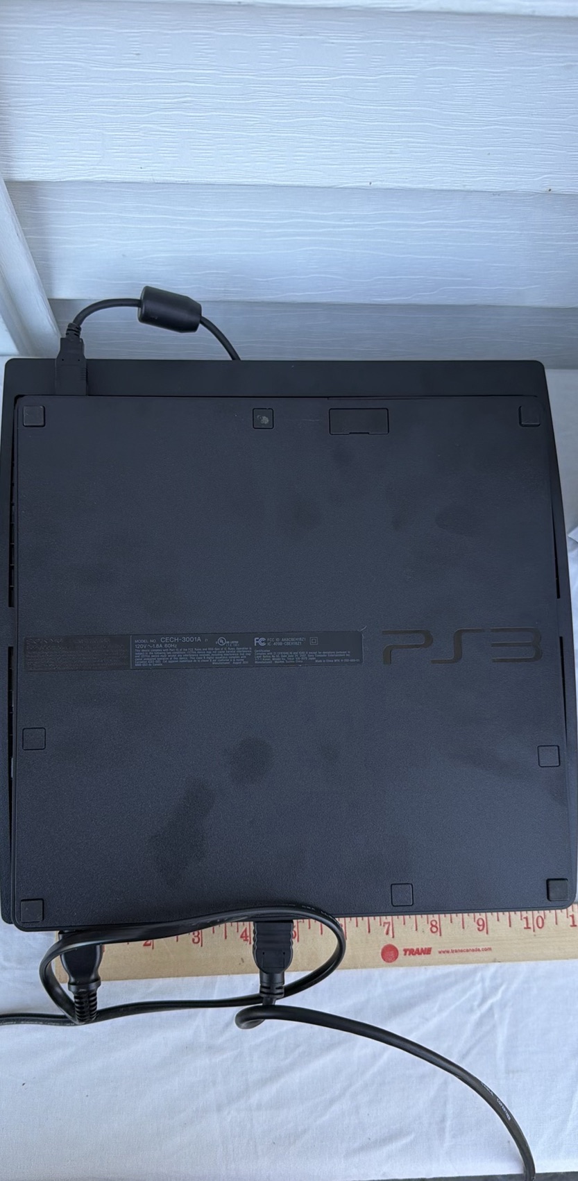 Sony PlayStation 3 160GB Console with Controller and Box - image 9 of 15