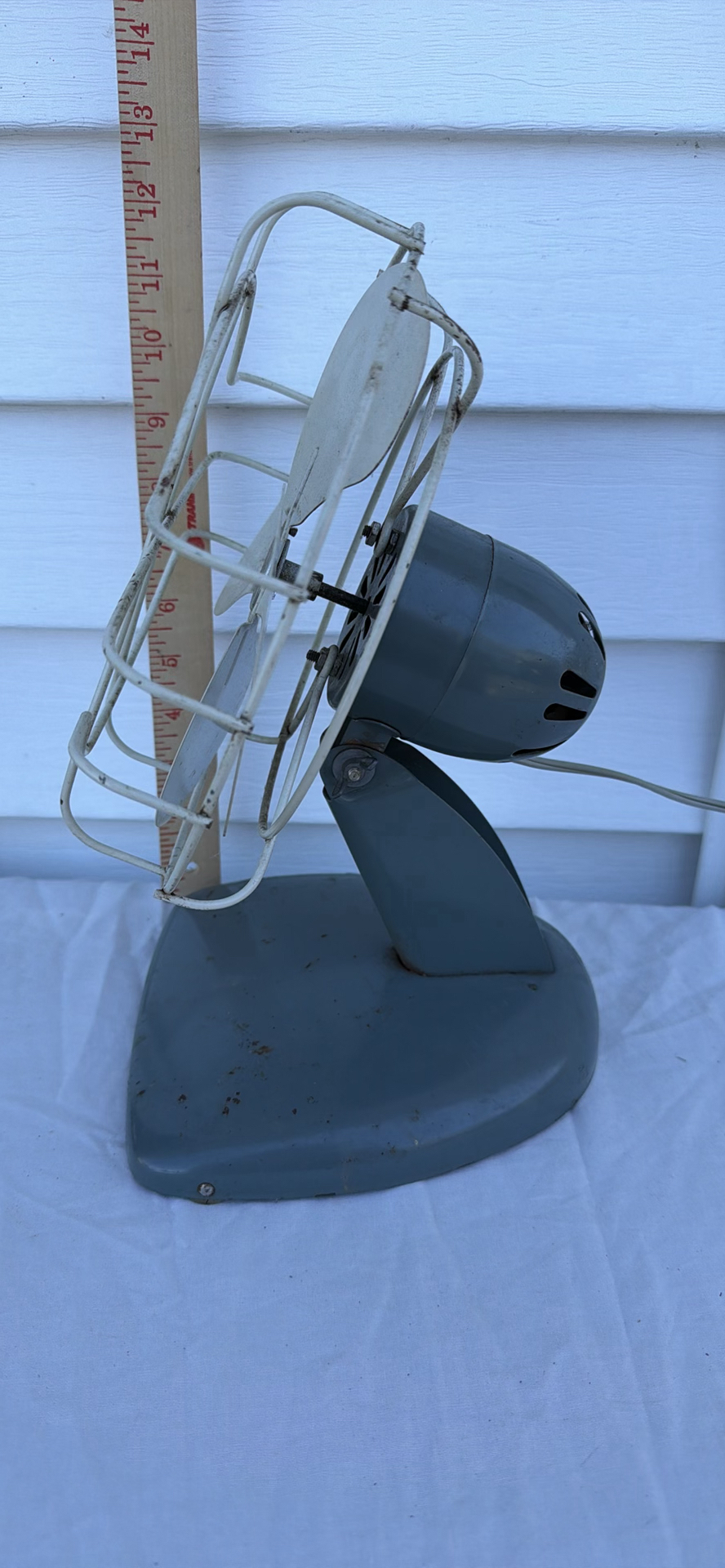 Metal Desk Fan - image 8 of 9