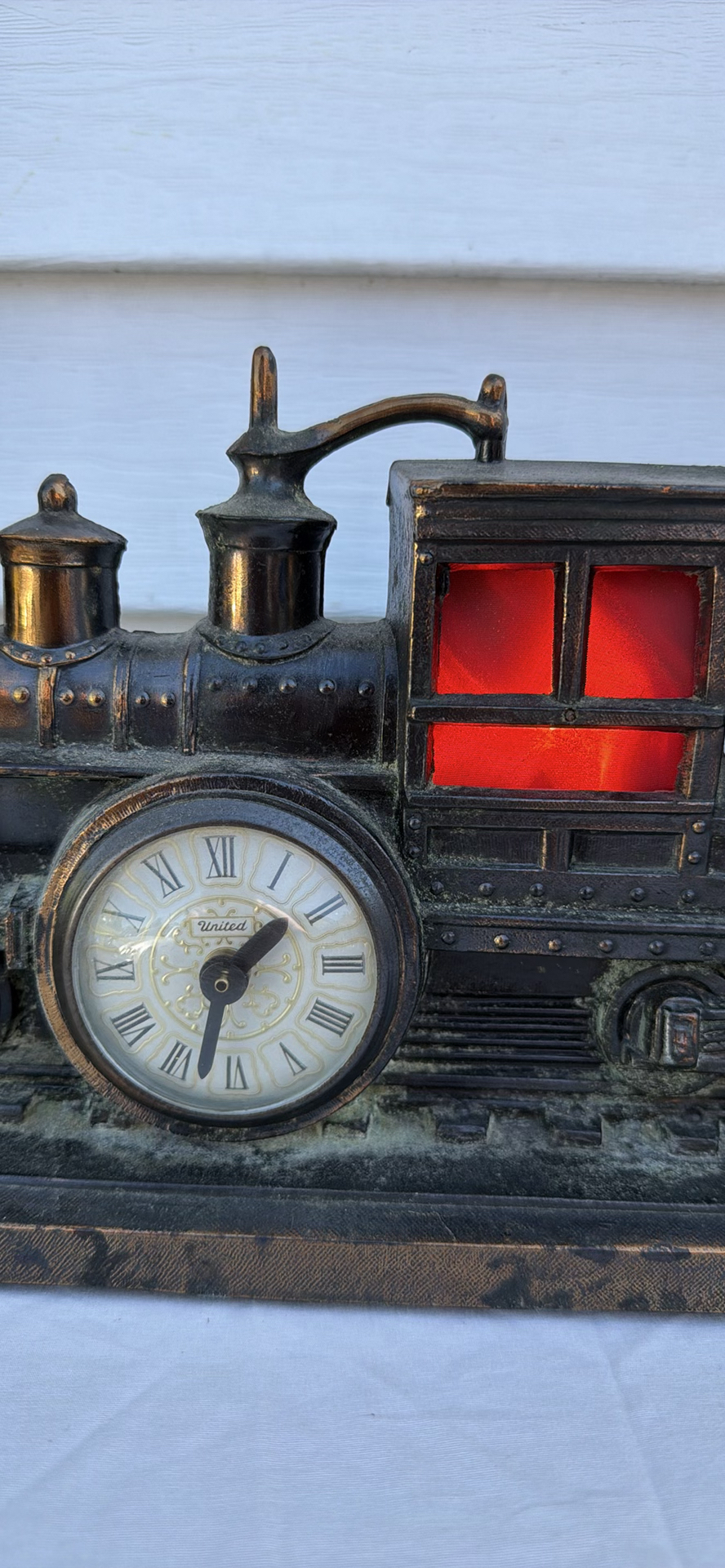 Vintage United Metal Goods Steam Locomotive-Style Mantel Clock, Model 703 - image 2 of 13